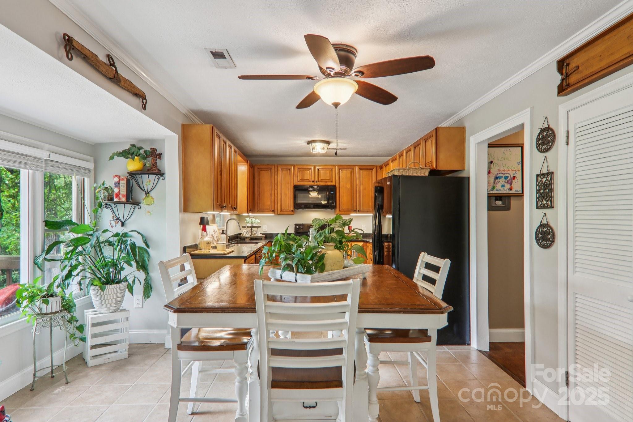 416 S Cherokee Avenue Property Photo 11