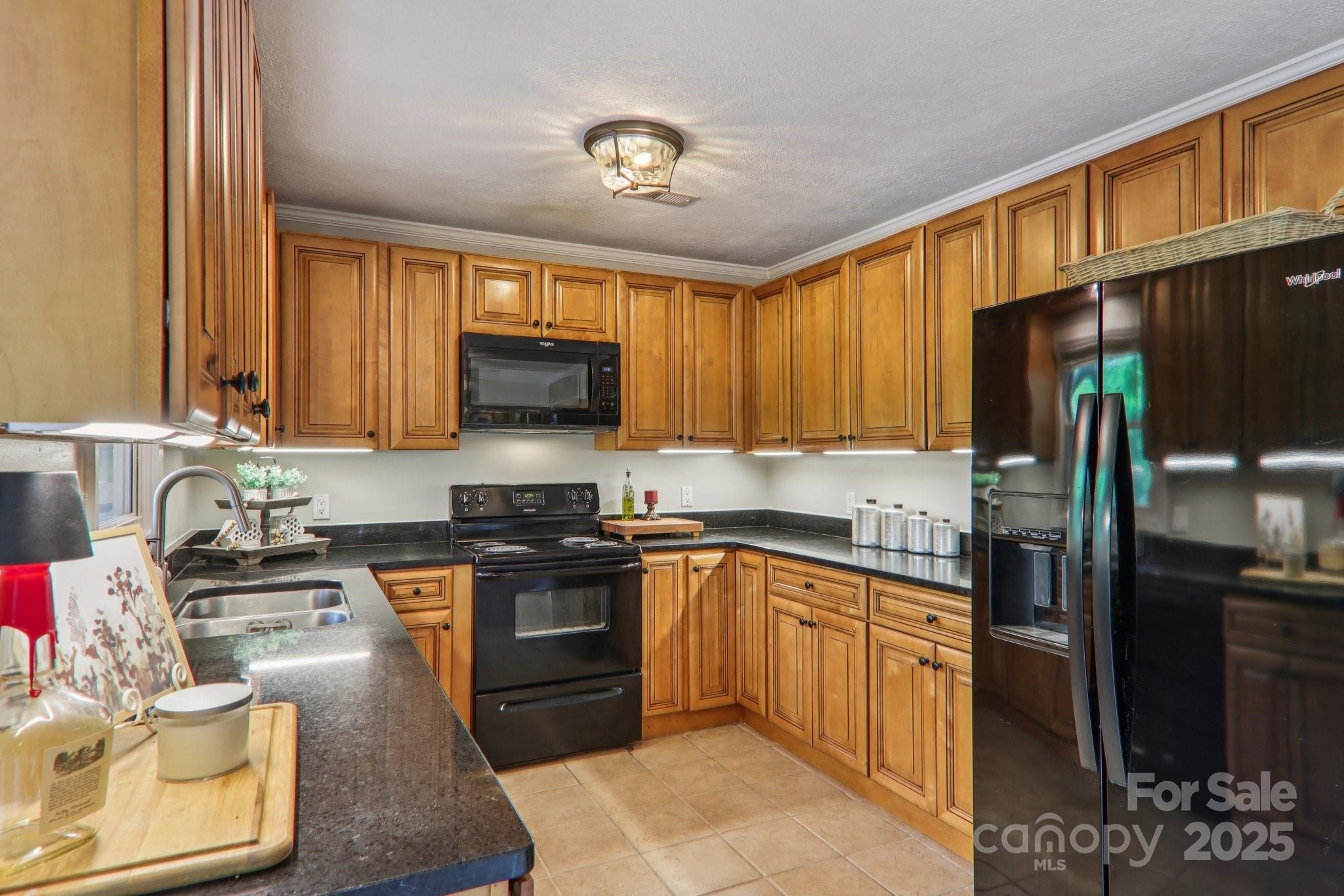 416 S Cherokee Avenue Property Photo 12