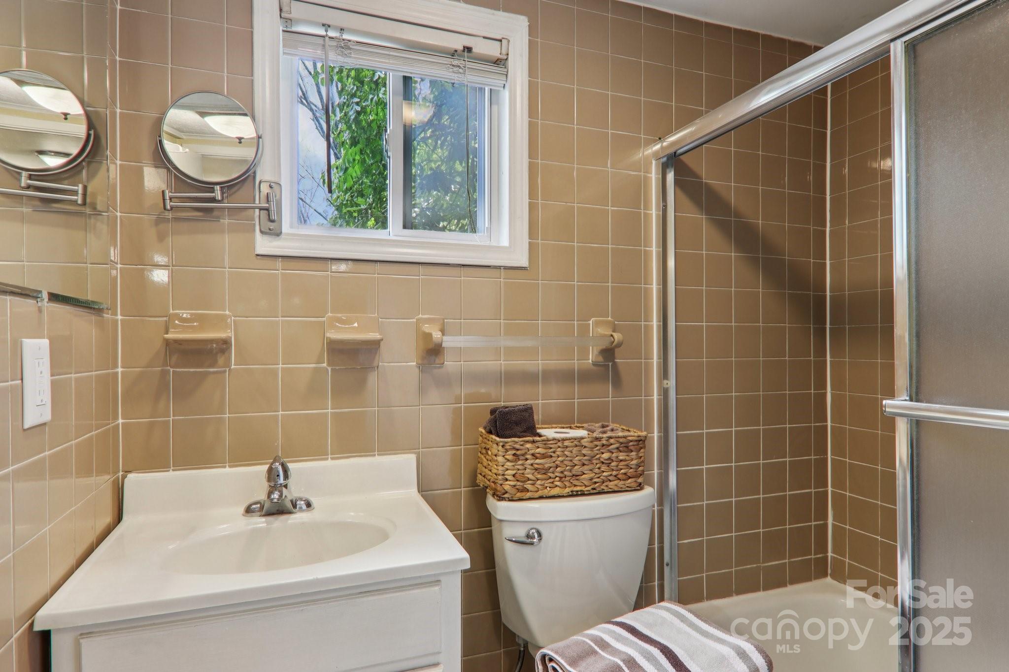 416 S Cherokee Avenue Property Photo 26