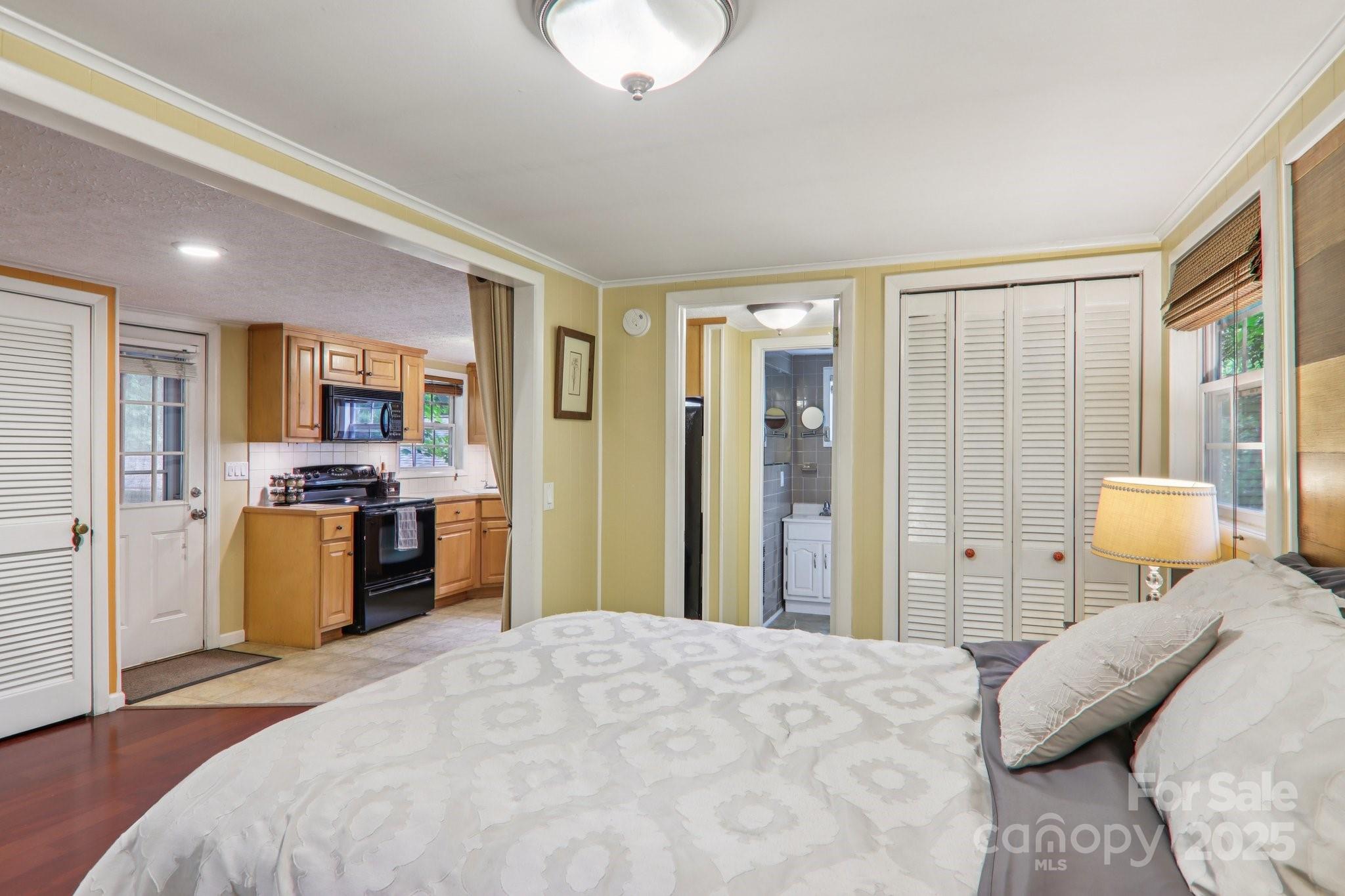 416 S Cherokee Avenue Property Photo 28