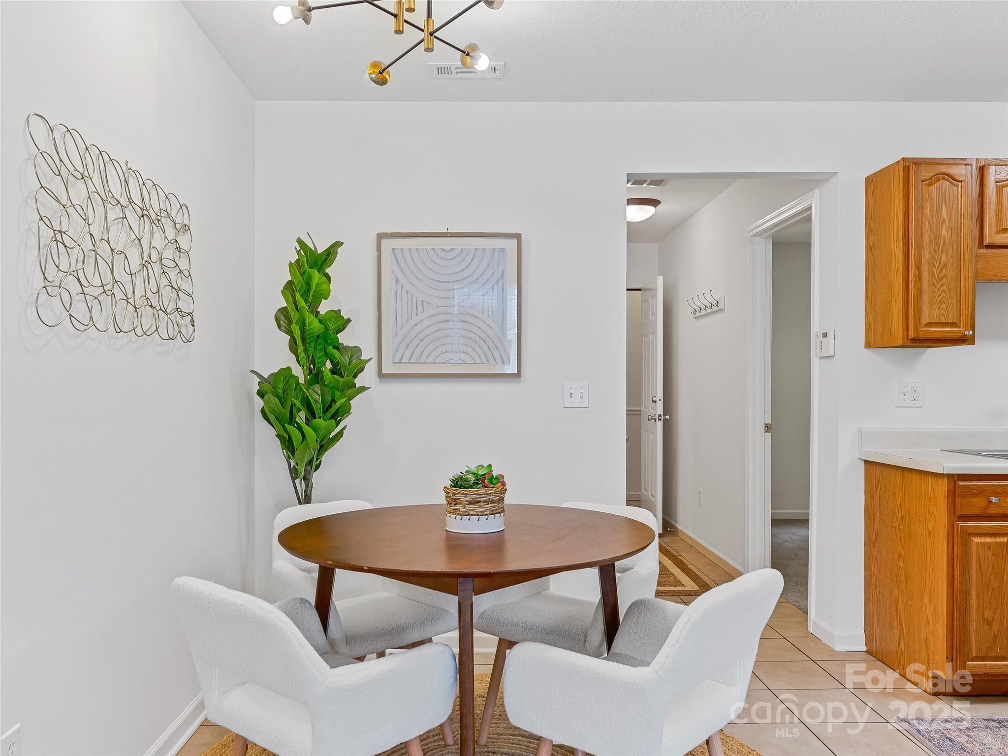 30 Rotunda Circle Property Photo 6