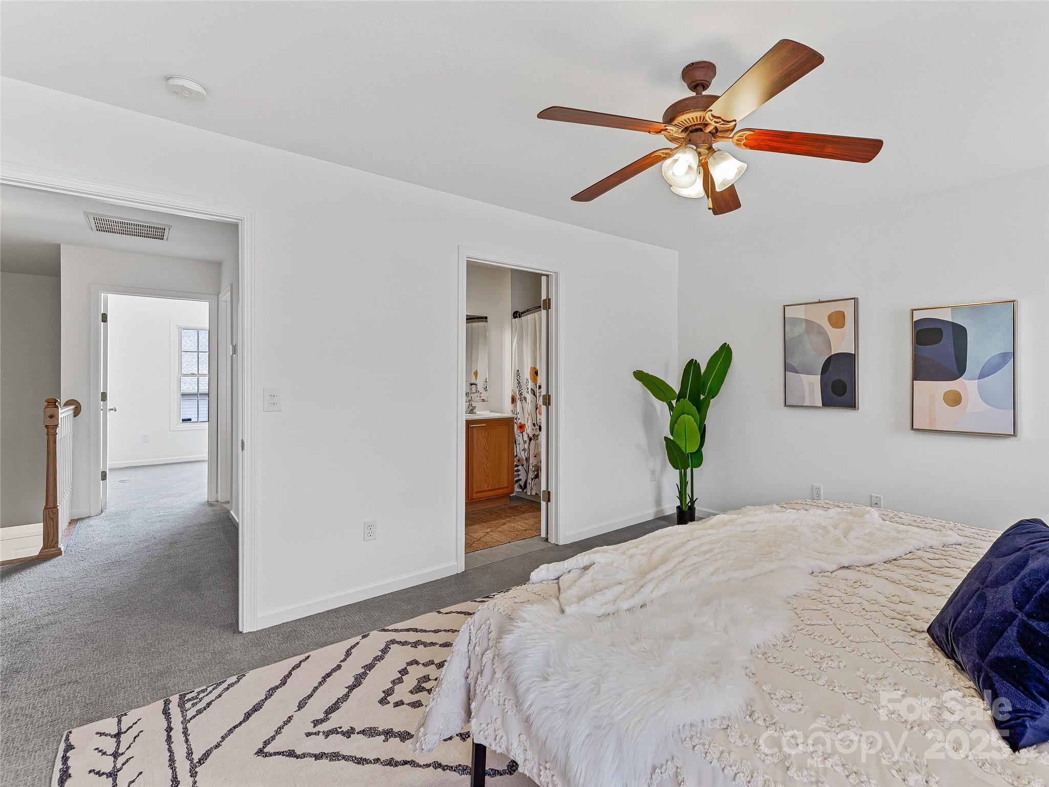 30 Rotunda Circle Property Photo 13