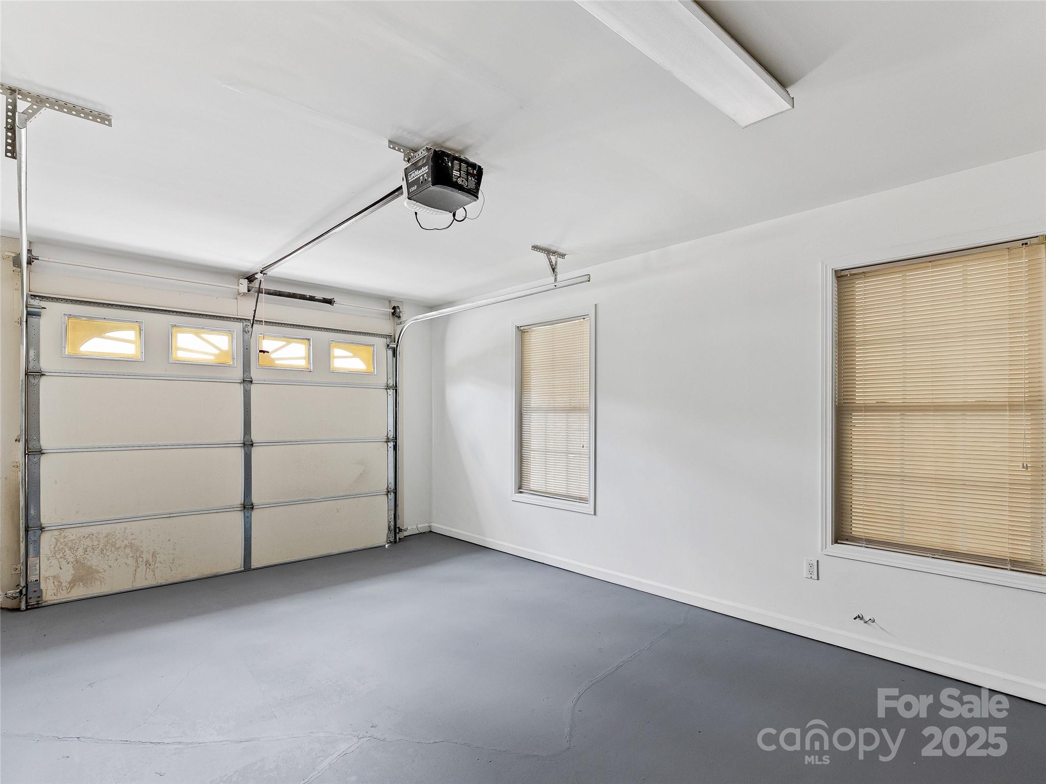 30 Rotunda Circle Property Photo 19