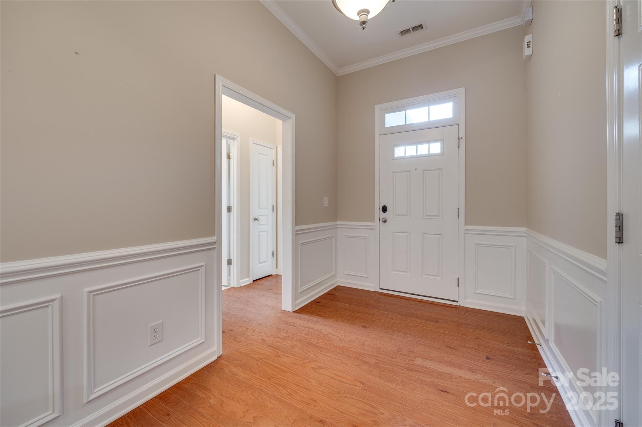 1033 Knob Creek Lane Property Photo 4