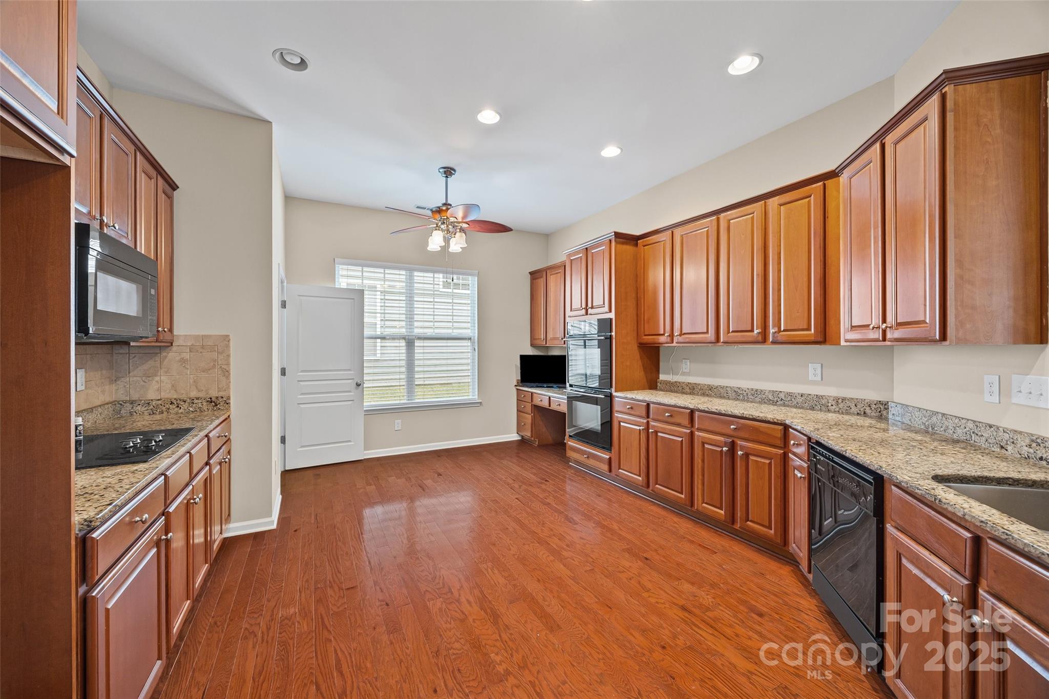 1033 Knob Creek Lane Property Photo 11