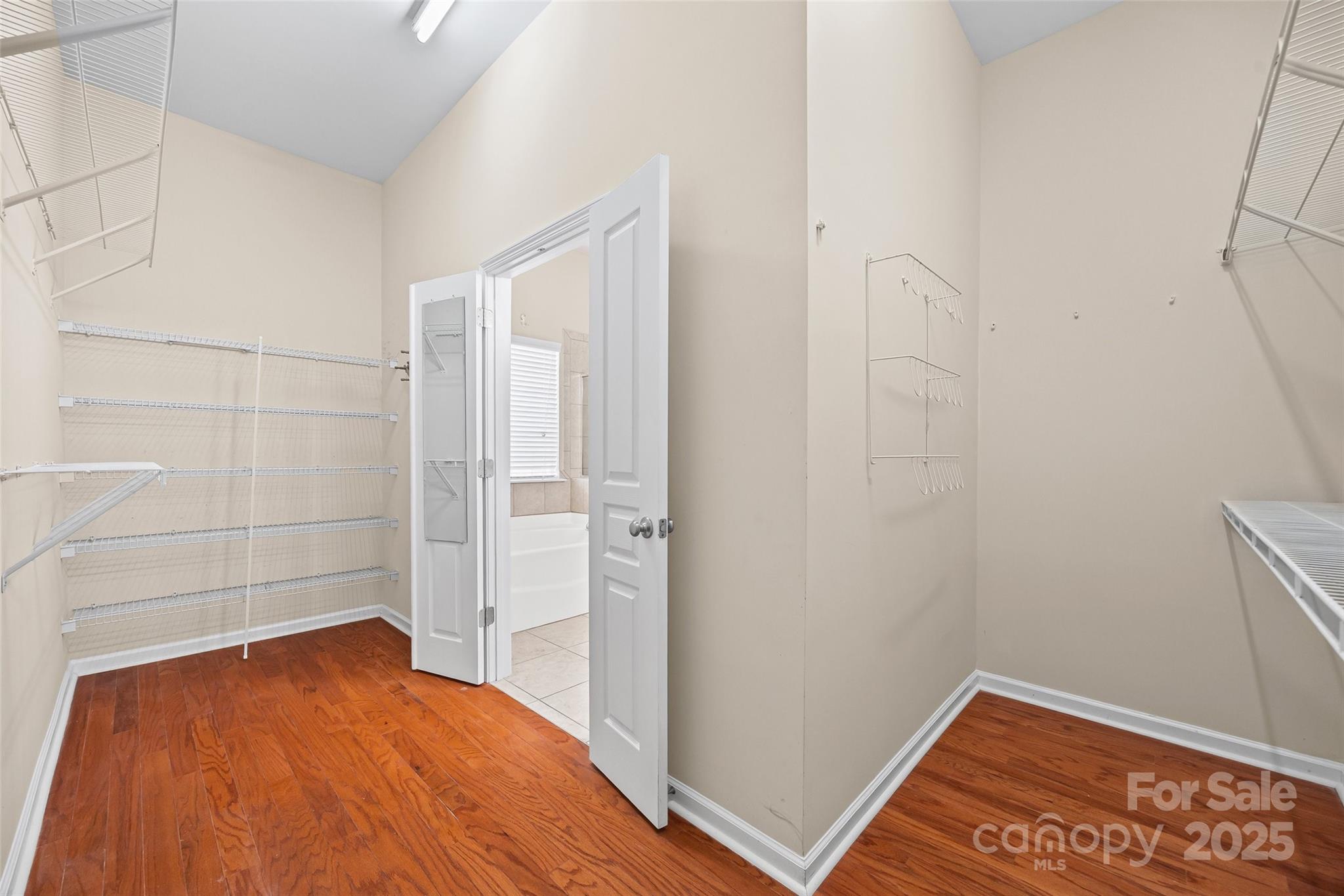 1033 Knob Creek Lane Property Photo 25