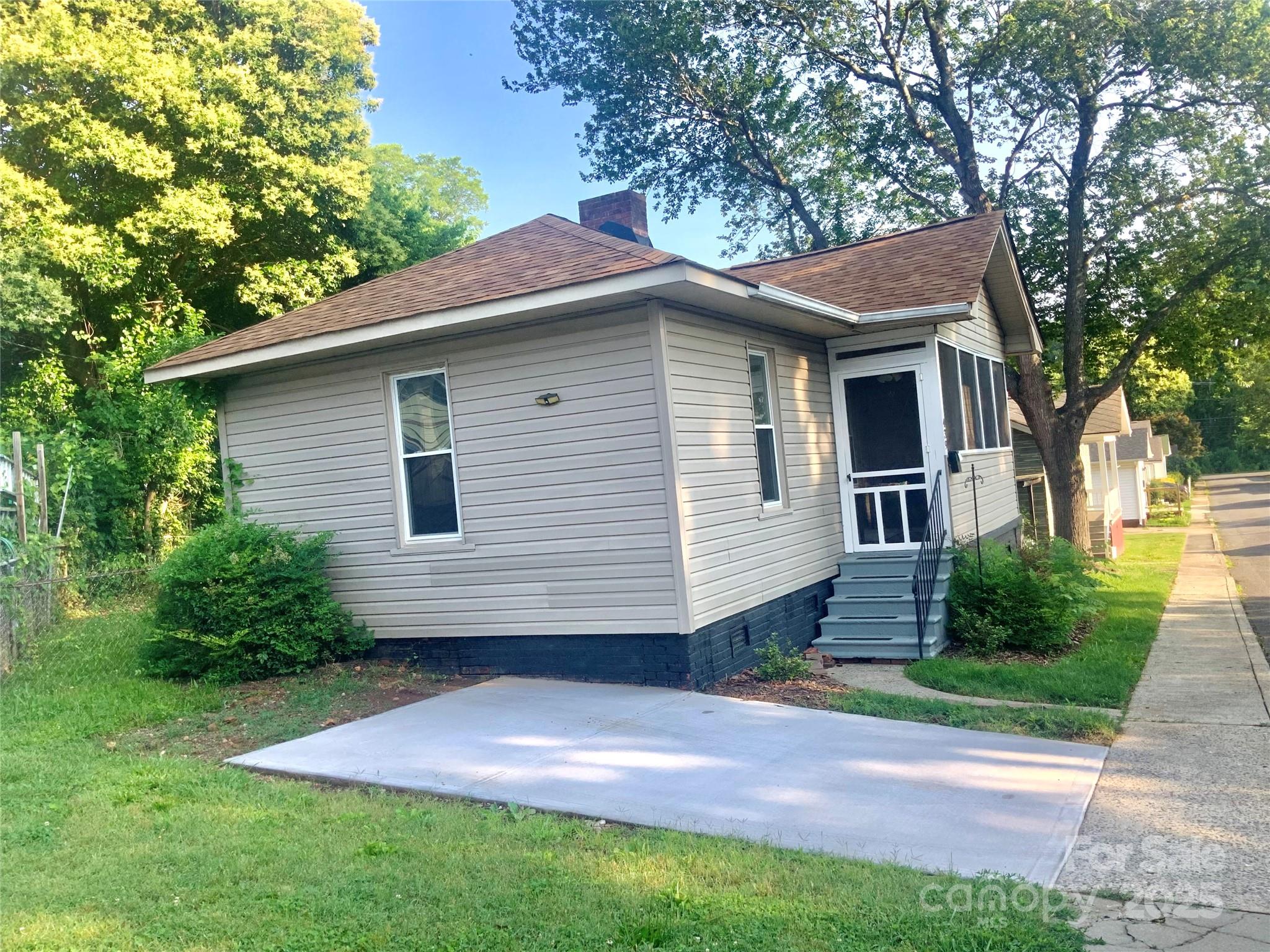 439 17th Street Property Photo 1
