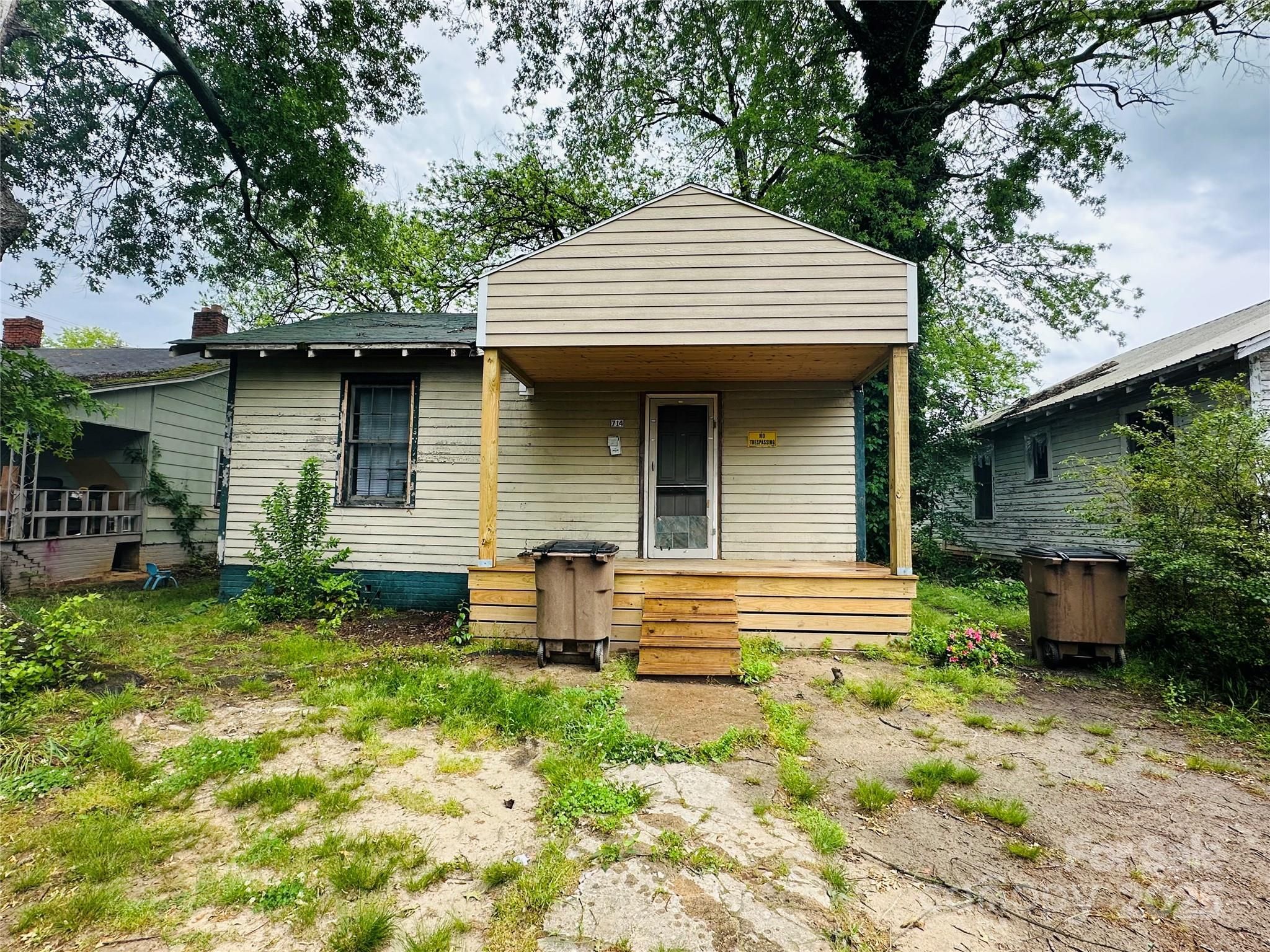 714 Douglas Street Property Photo