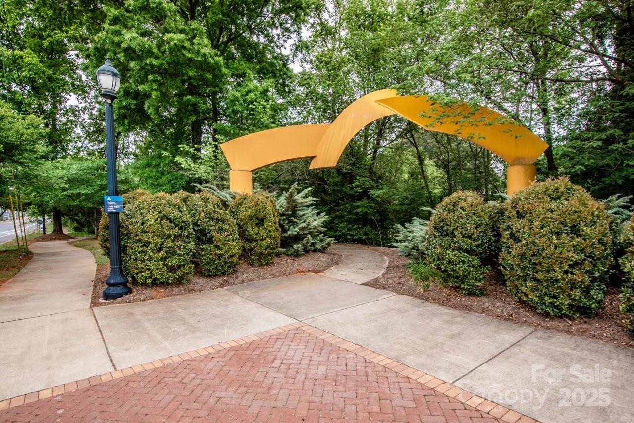 1111 Parkwood Avenue Property Photo 12