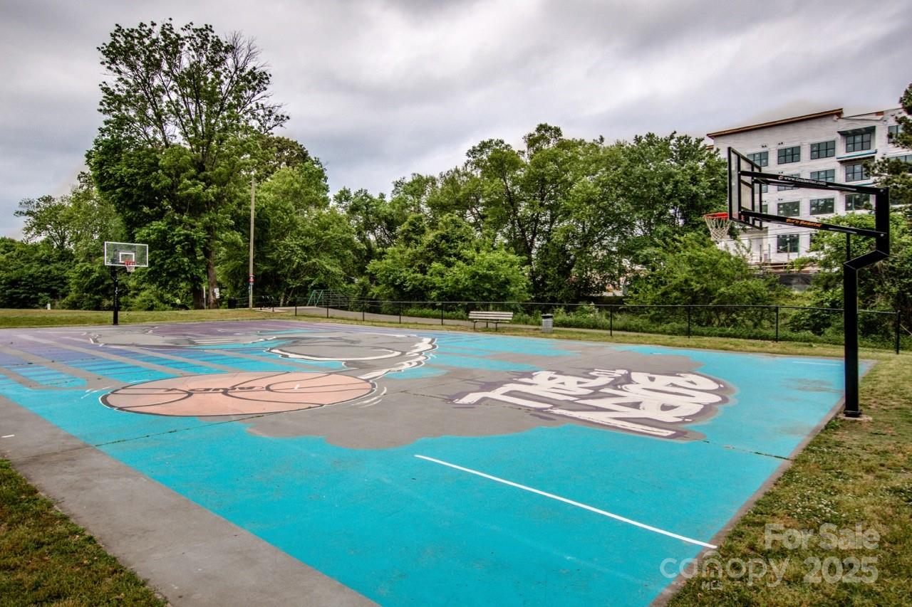 1111 Parkwood Avenue Property Photo 14