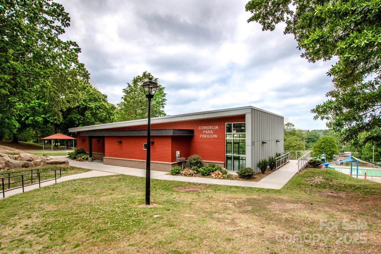 1111 Parkwood Avenue Property Photo 18