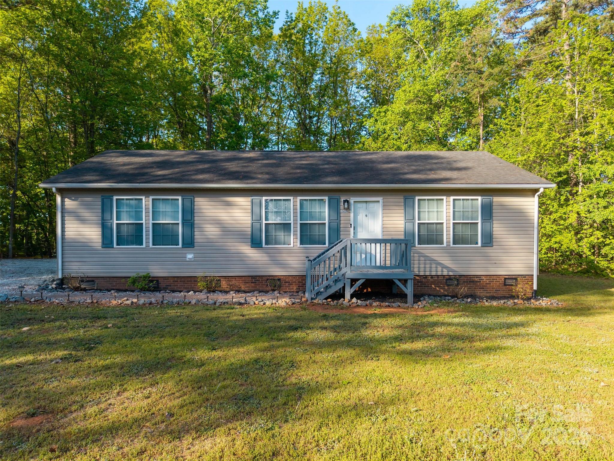 5039 Pine Springs Drive Property Photo