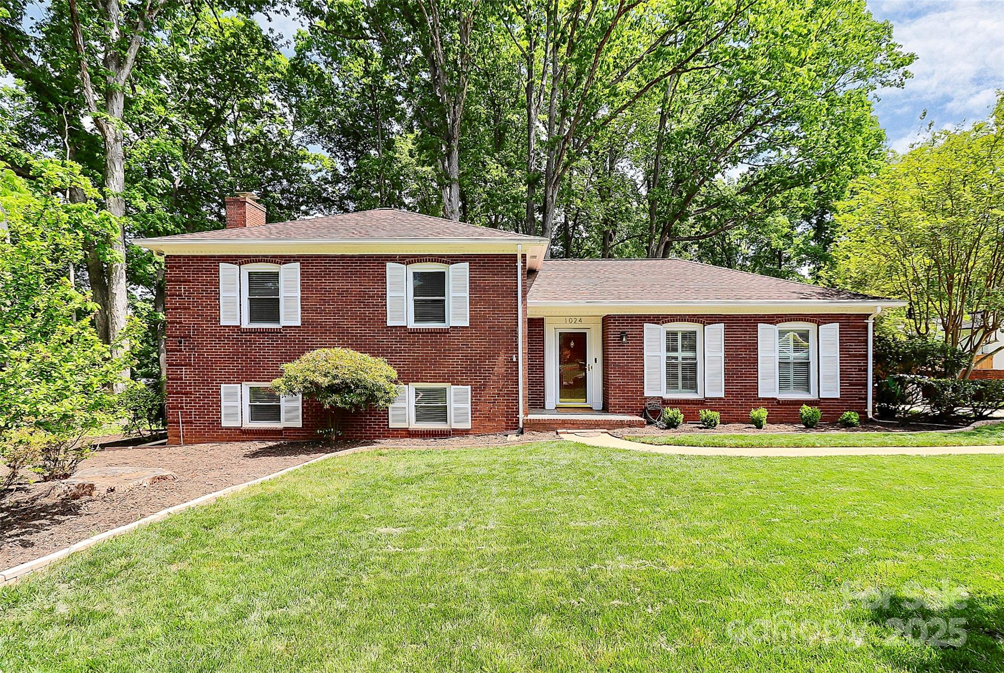 1024 Regency Drive Property Photo