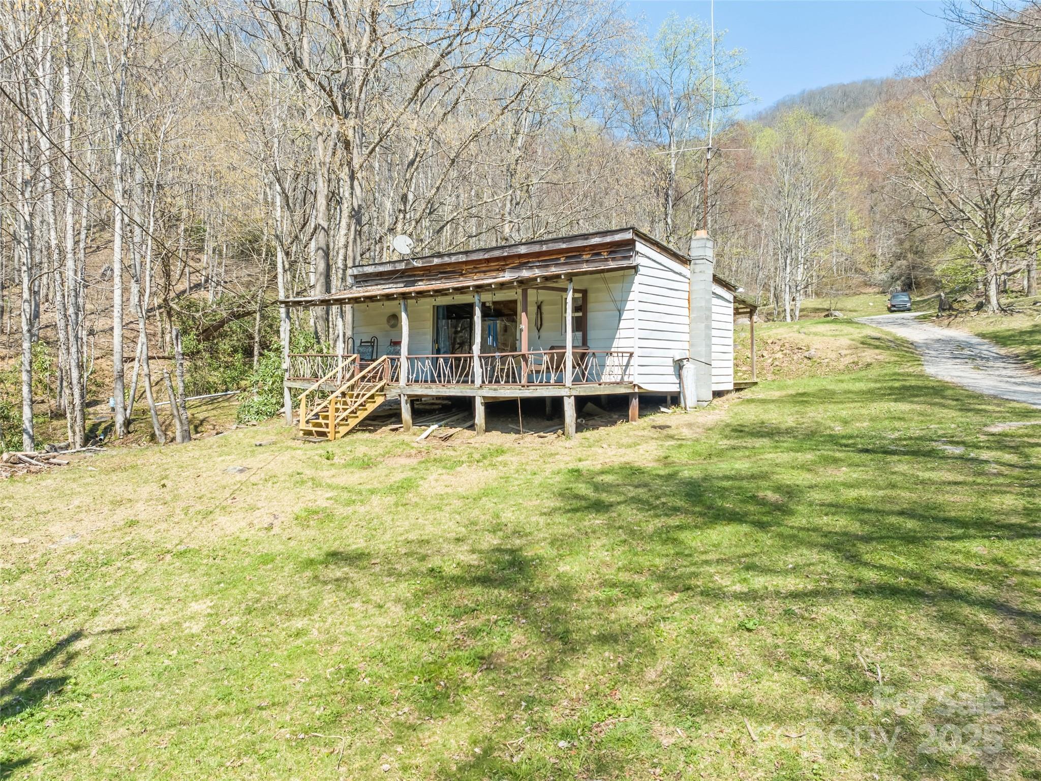 2679 Chastine Creek Road Property Photo