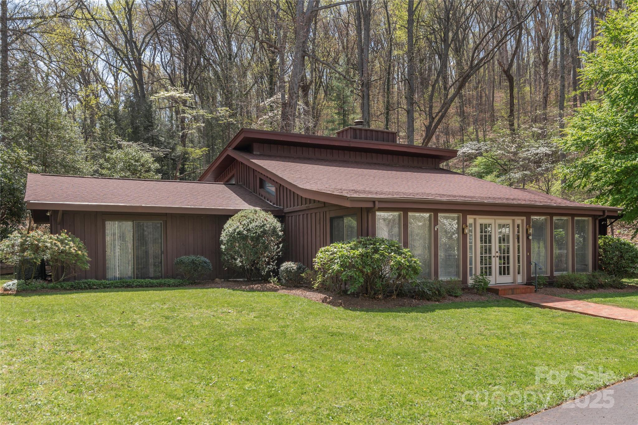 22 Waynewood Drive Property Photo
