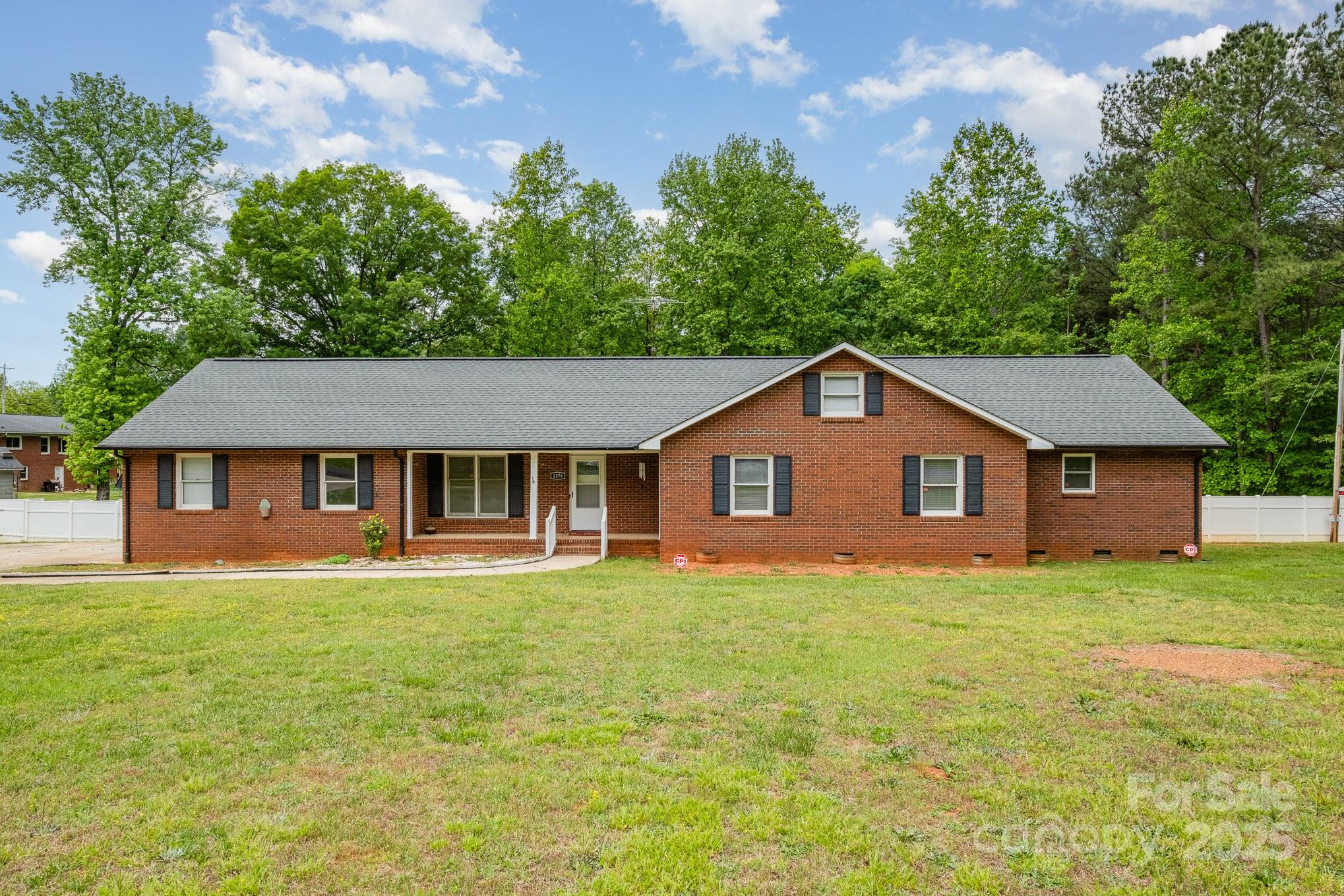 1376 Garland Lane Property Photo