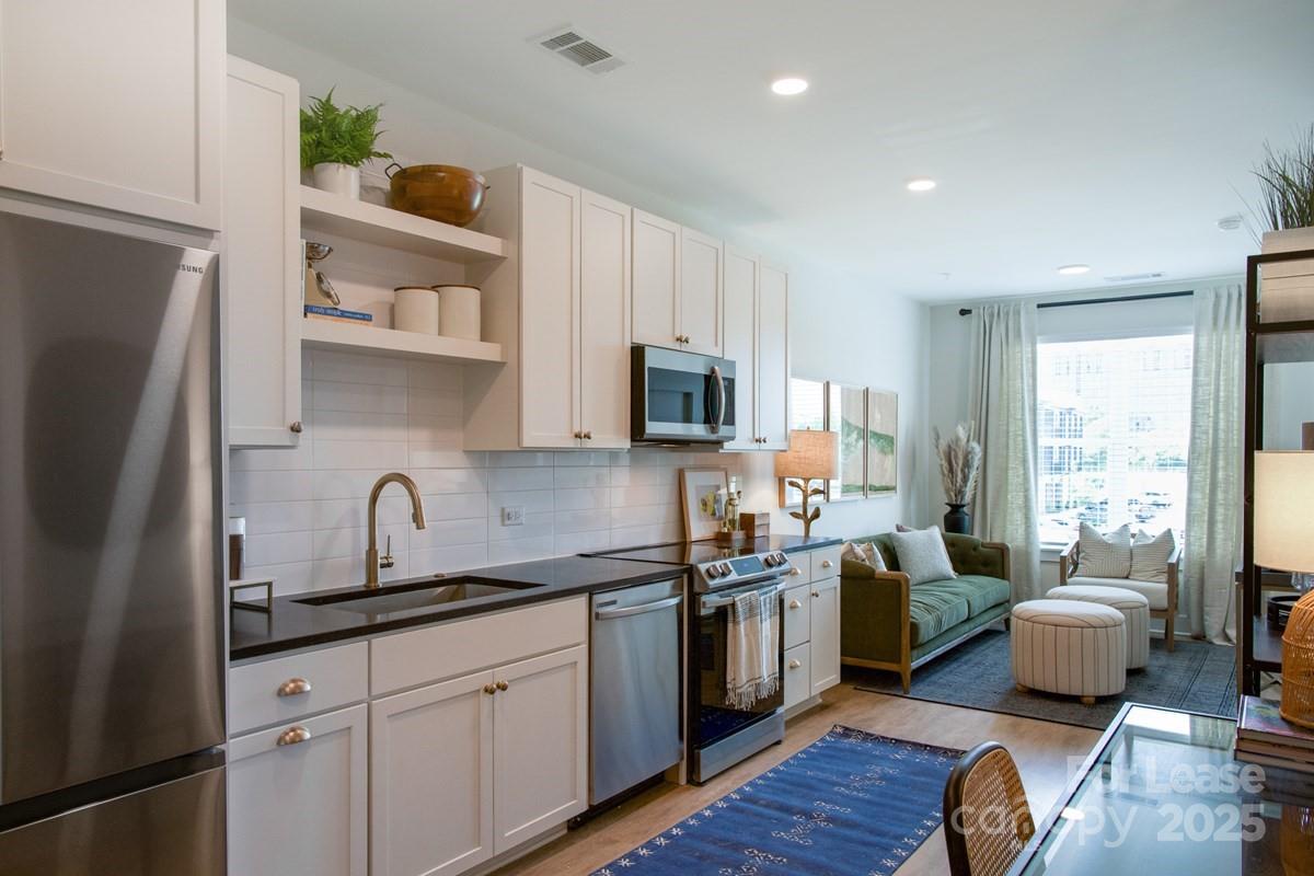 6010 Jasmine Lane B2 Property Photo 26