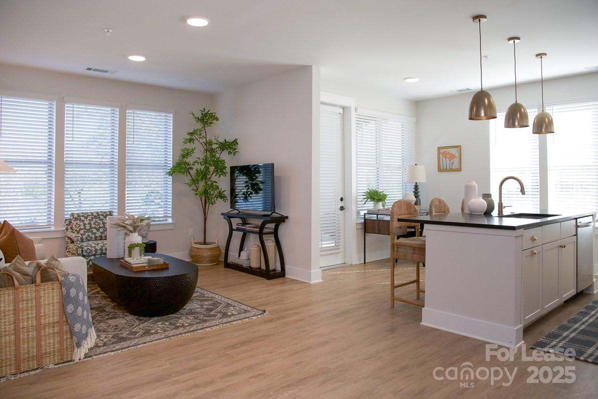 6010 Jasmine Lane B2 Property Photo 41