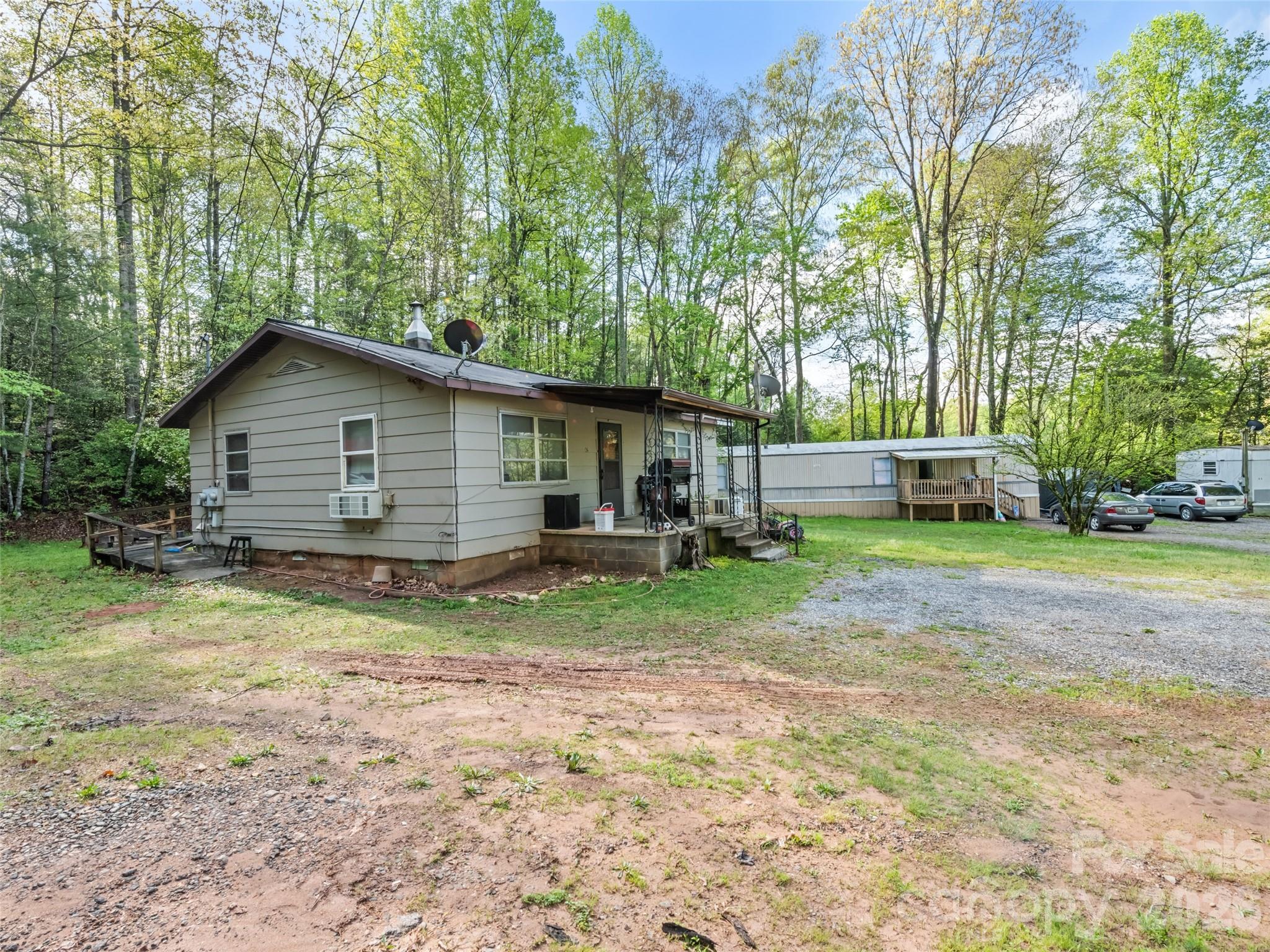 42 Violet Drive Property Photo 1