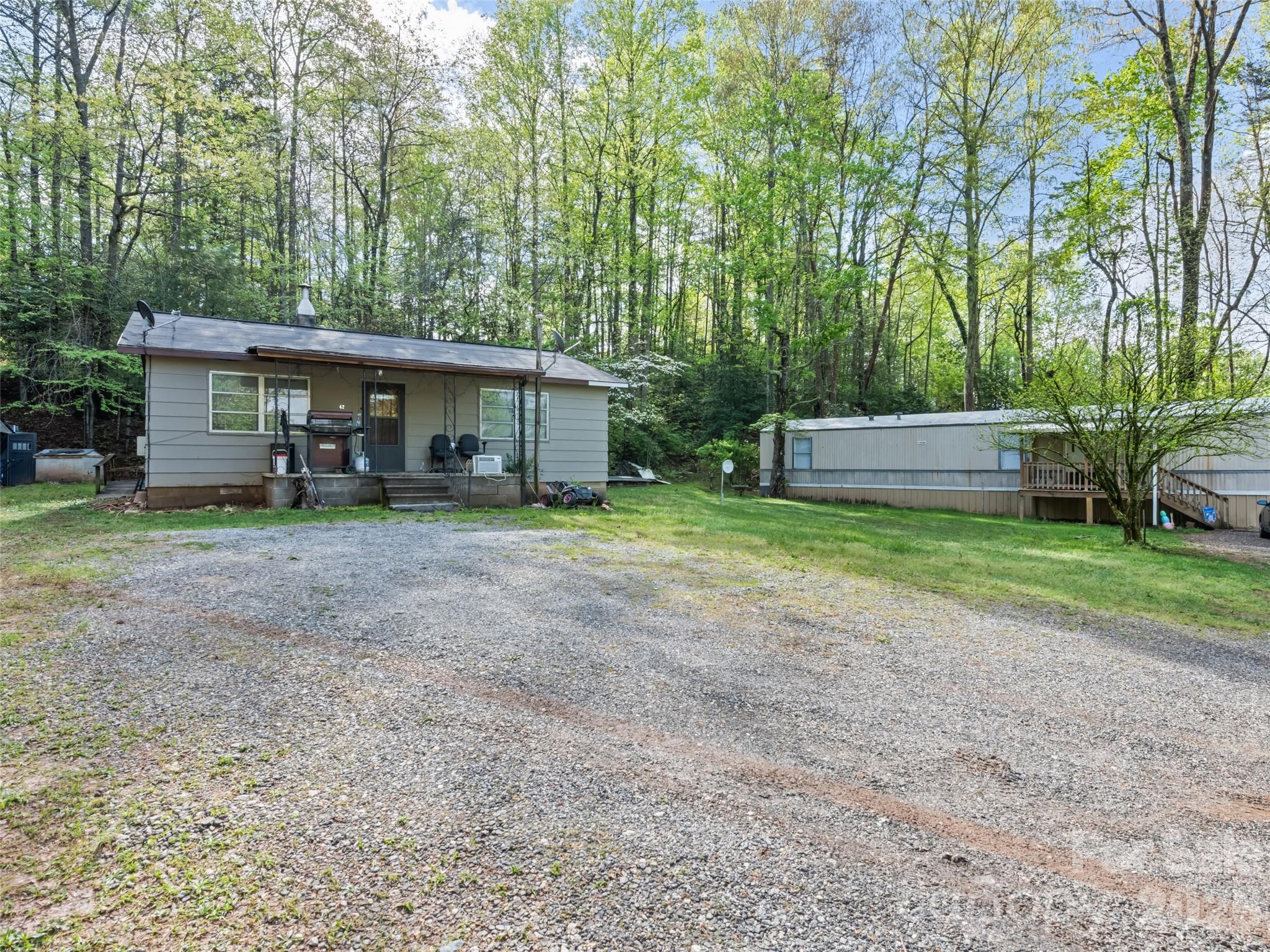 42 Violet Drive Property Photo 3