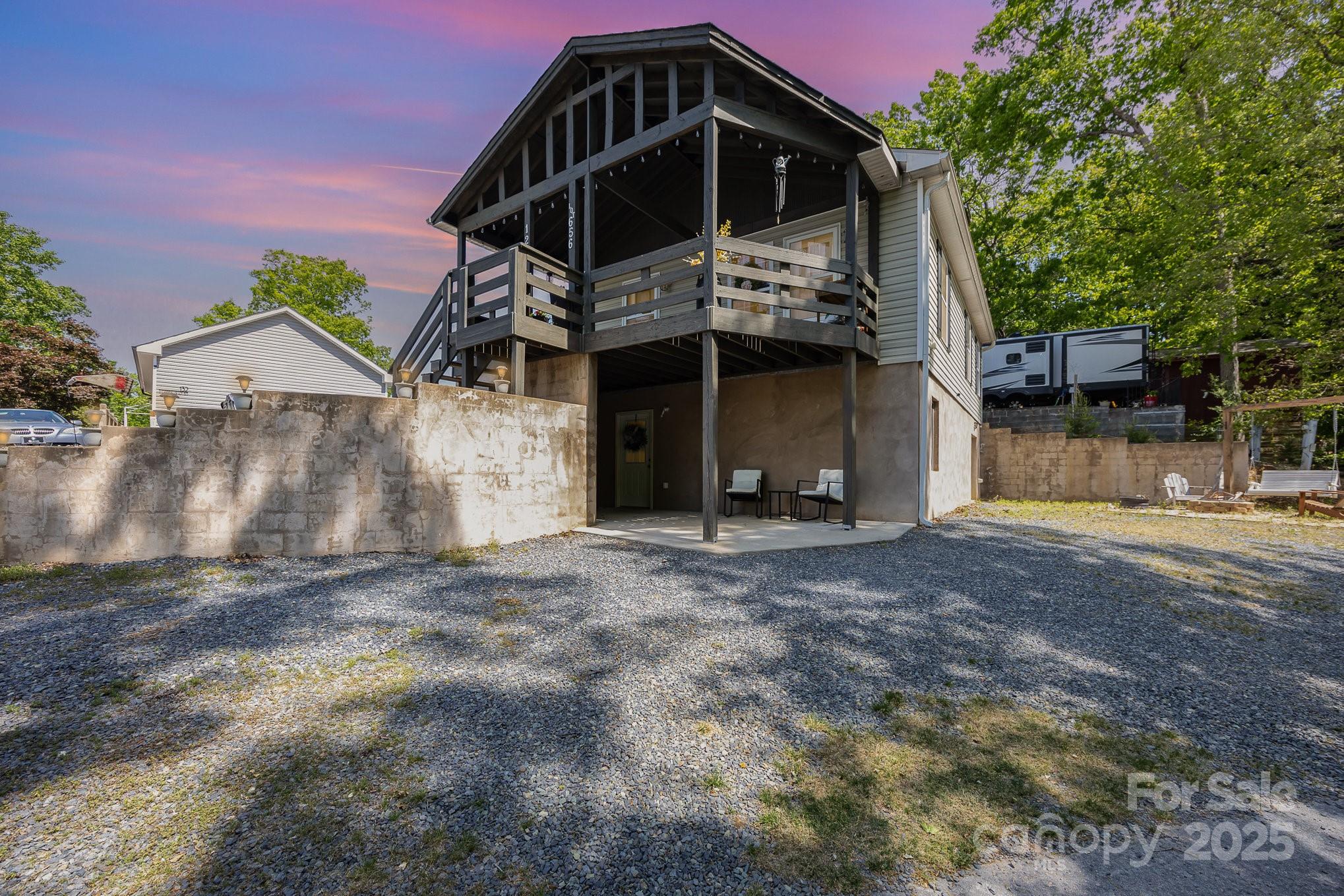 120 N Cardinal Drive Property Photo