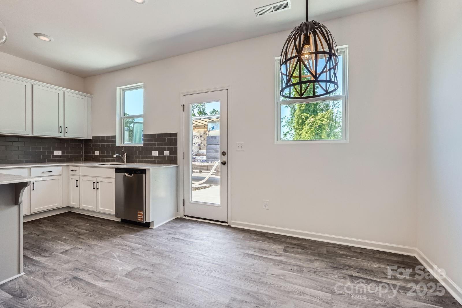 3015 Howell Mill Road Property Photo 9