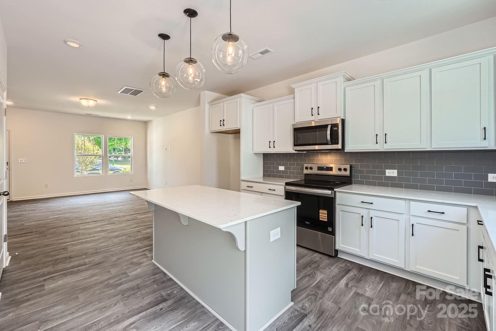 3015 Howell Mill Road Property Photo 11