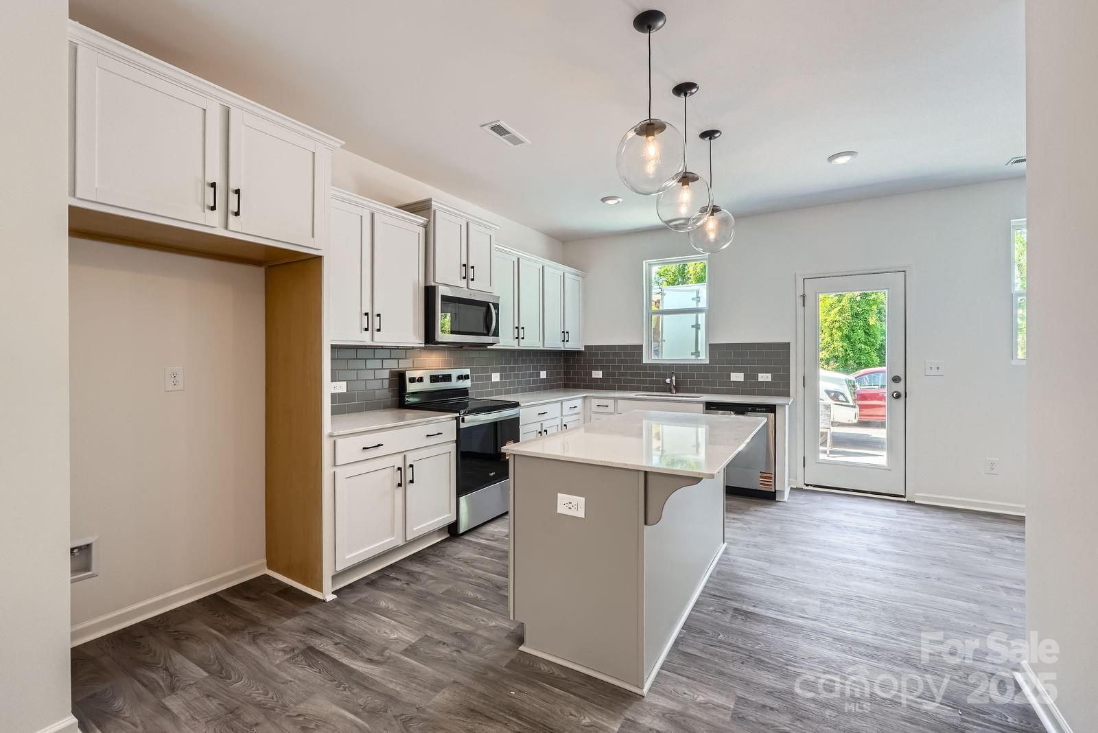 3015 Howell Mill Road Property Photo 15