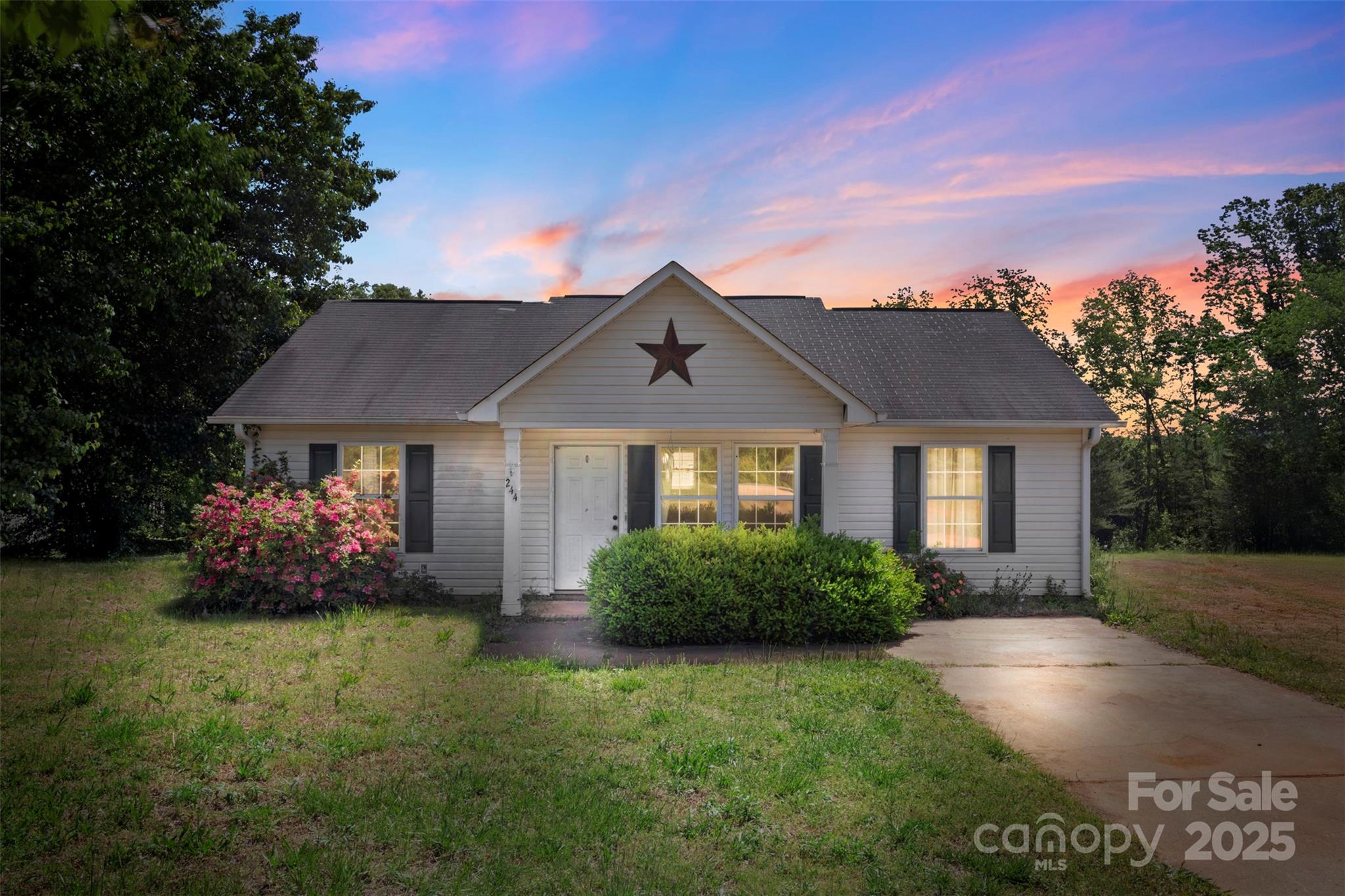 244 Whitesides Road Property Photo