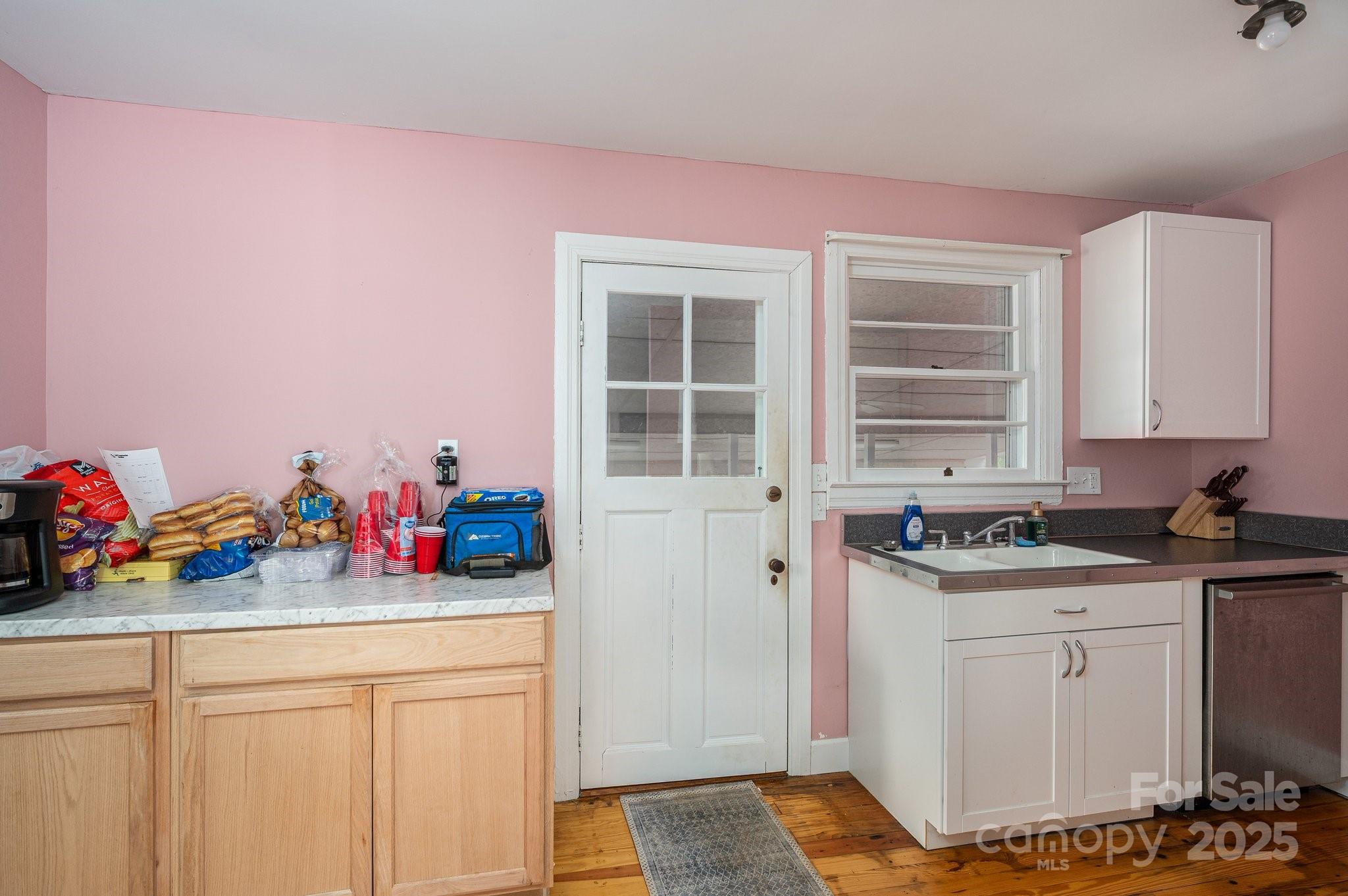 400 Houser Street Property Photo 13