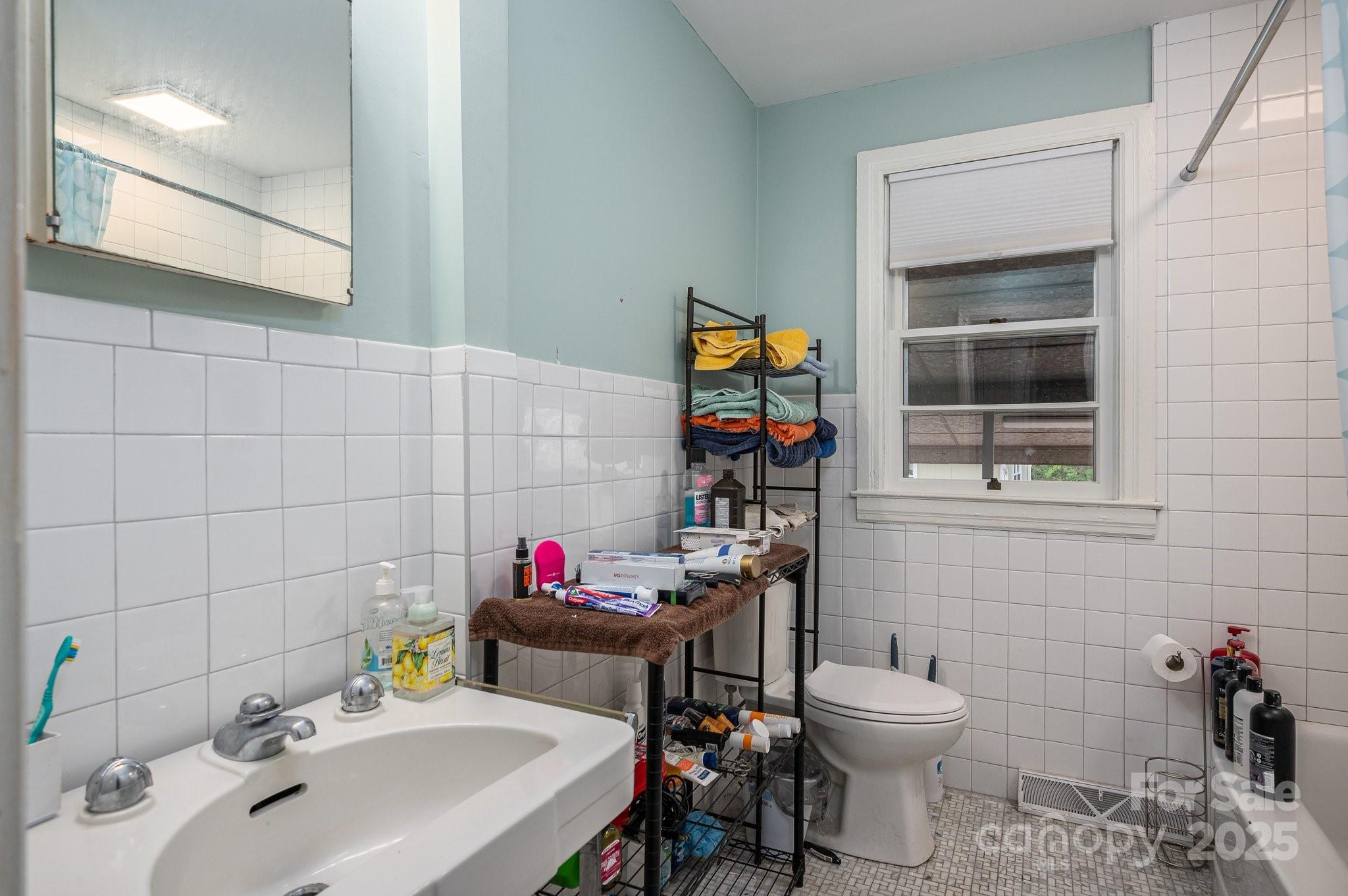 400 Houser Street Property Photo 15