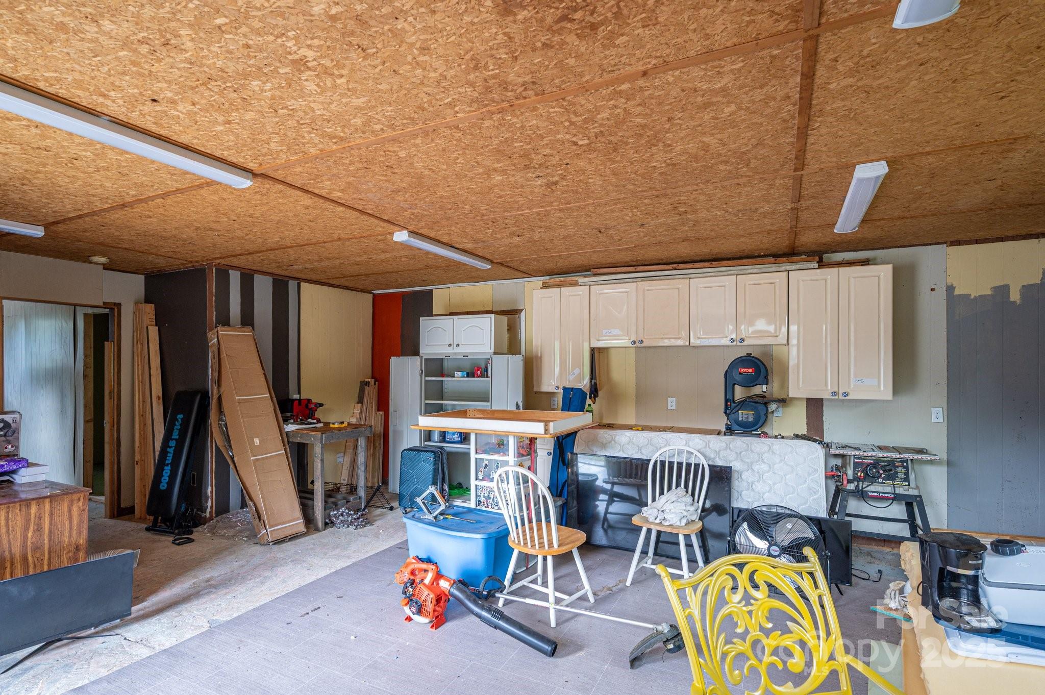 400 Houser Street Property Photo 23