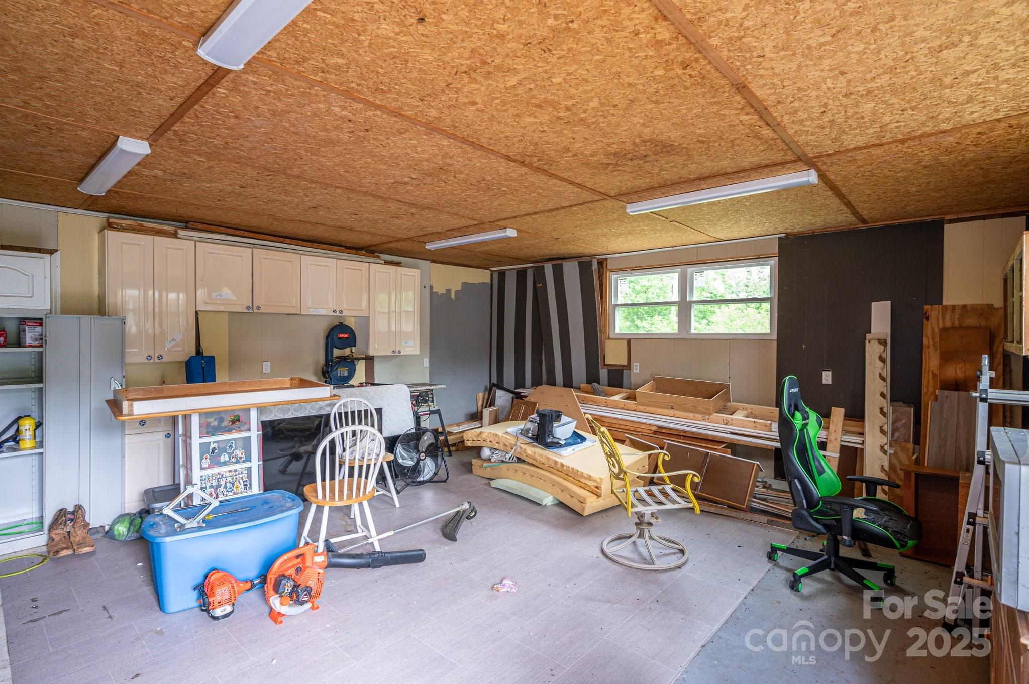 400 Houser Street Property Photo 24