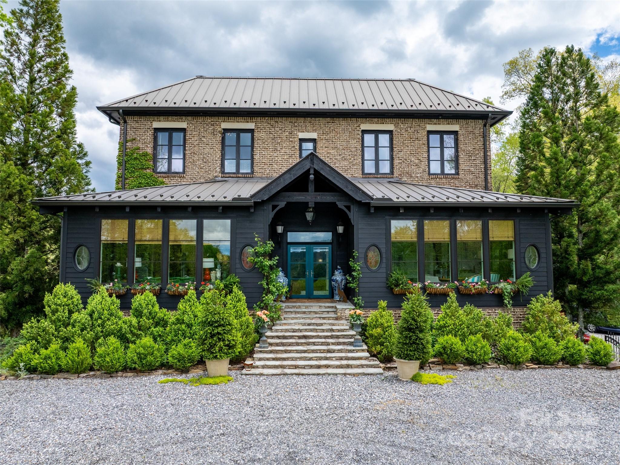 13084 Canada Road Property Photo 1