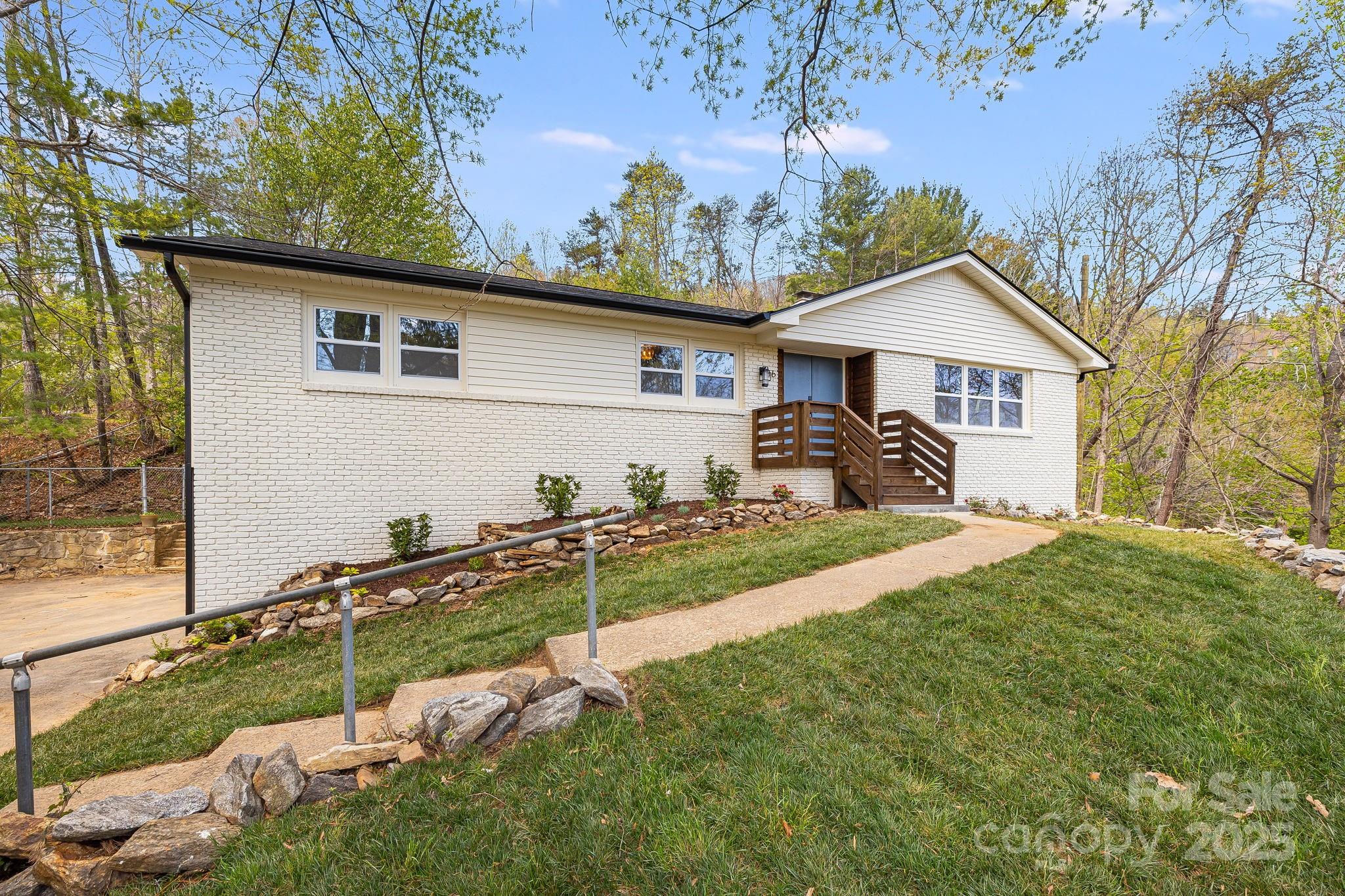 16 Graystone Road Property Photo