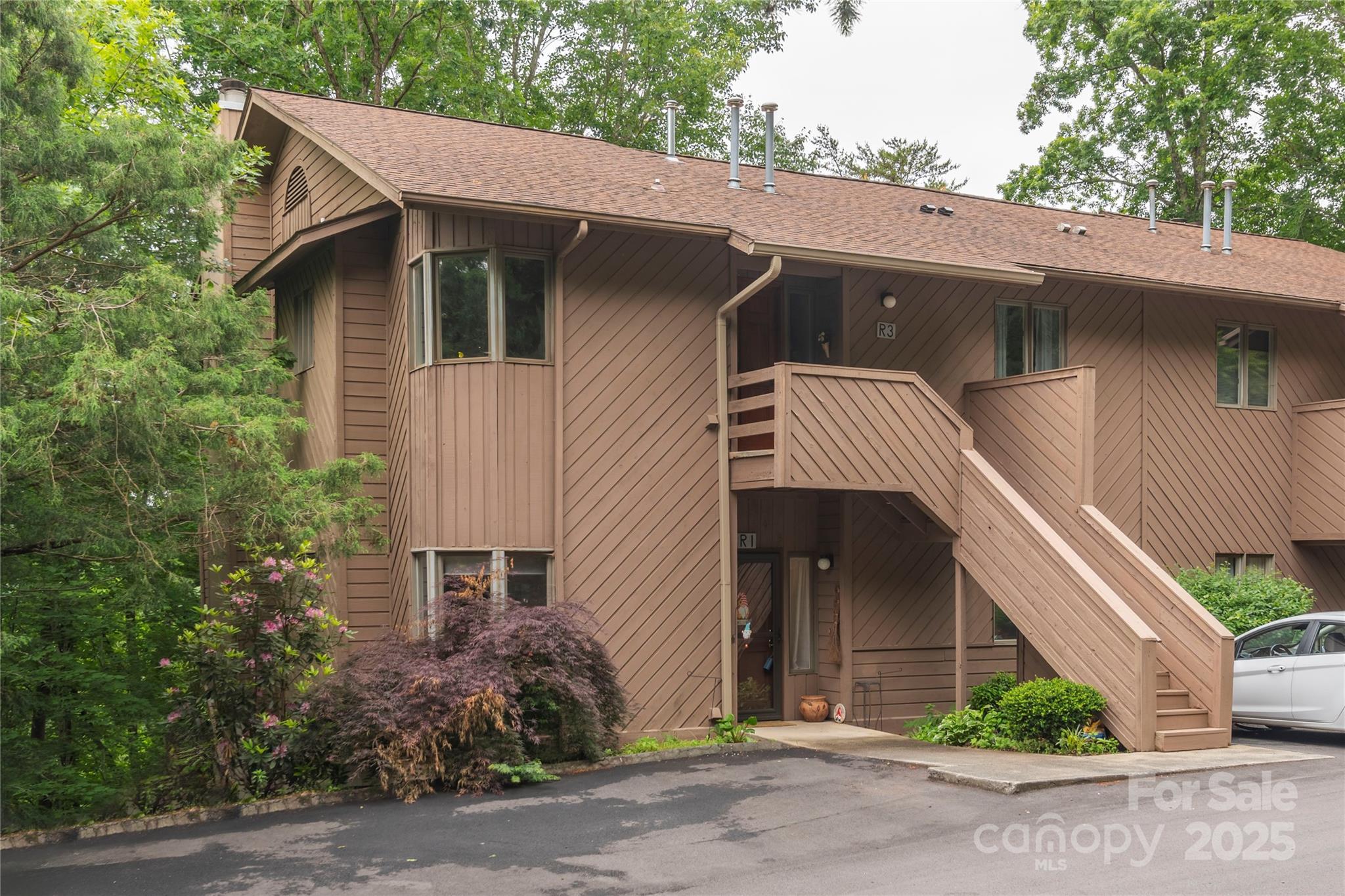 305 Piney Mountain Drive R1 Property Photo 1