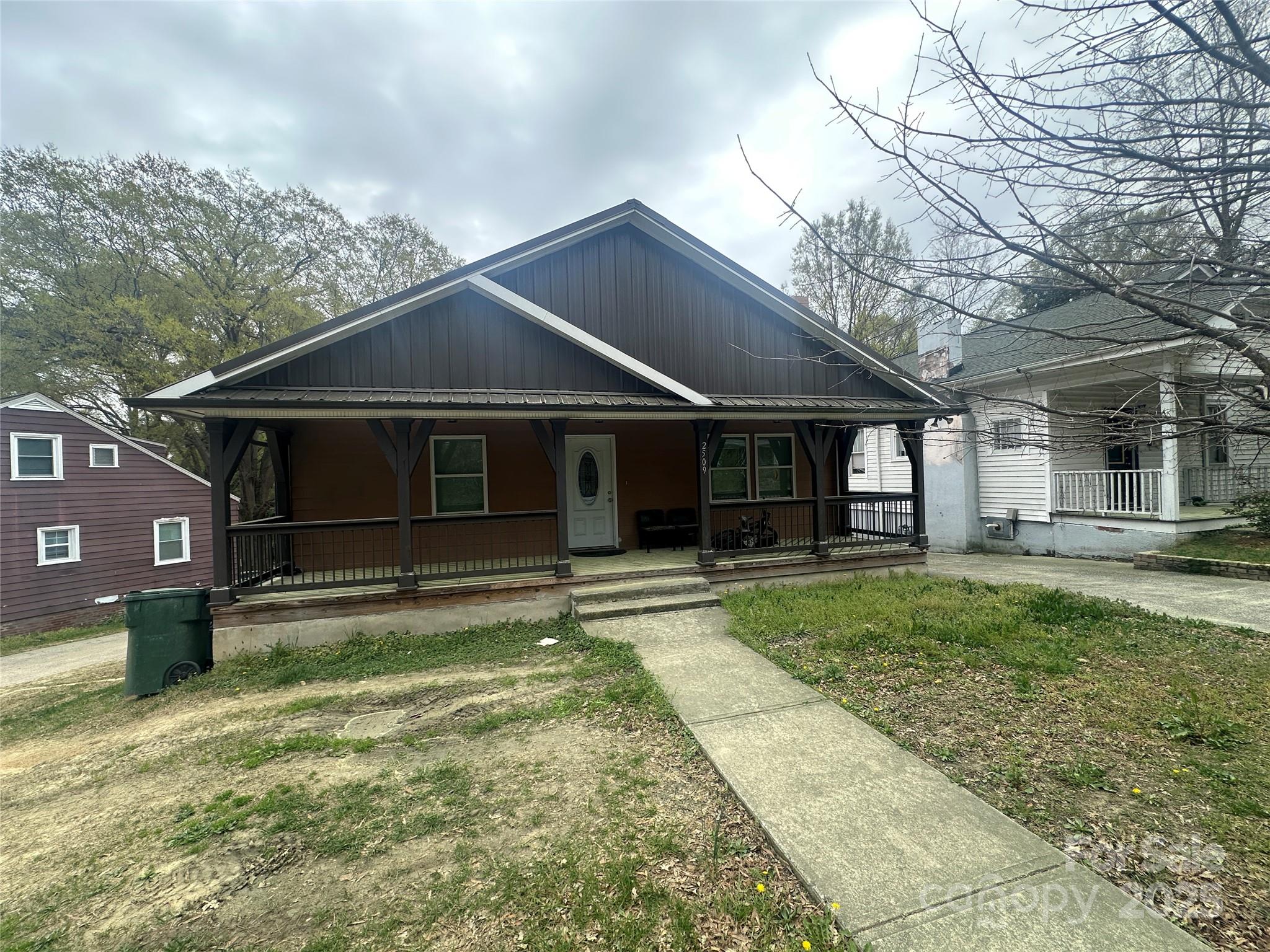2509 Chapel Hill Road Property Photo 1