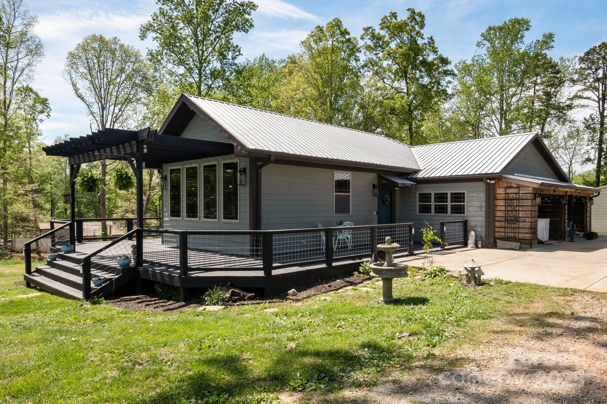 4107 Sandy Plains Road Property Photo