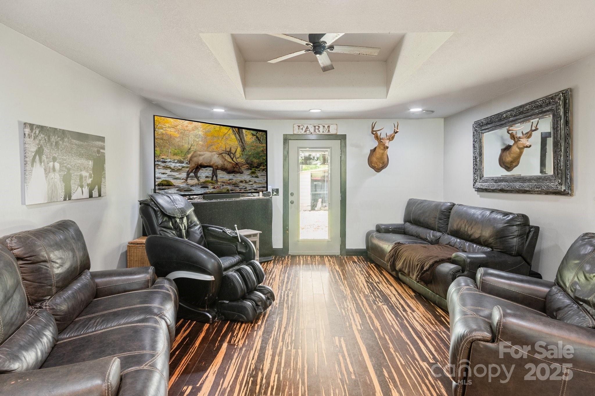 4107 Sandy Plains Road Property Photo 3