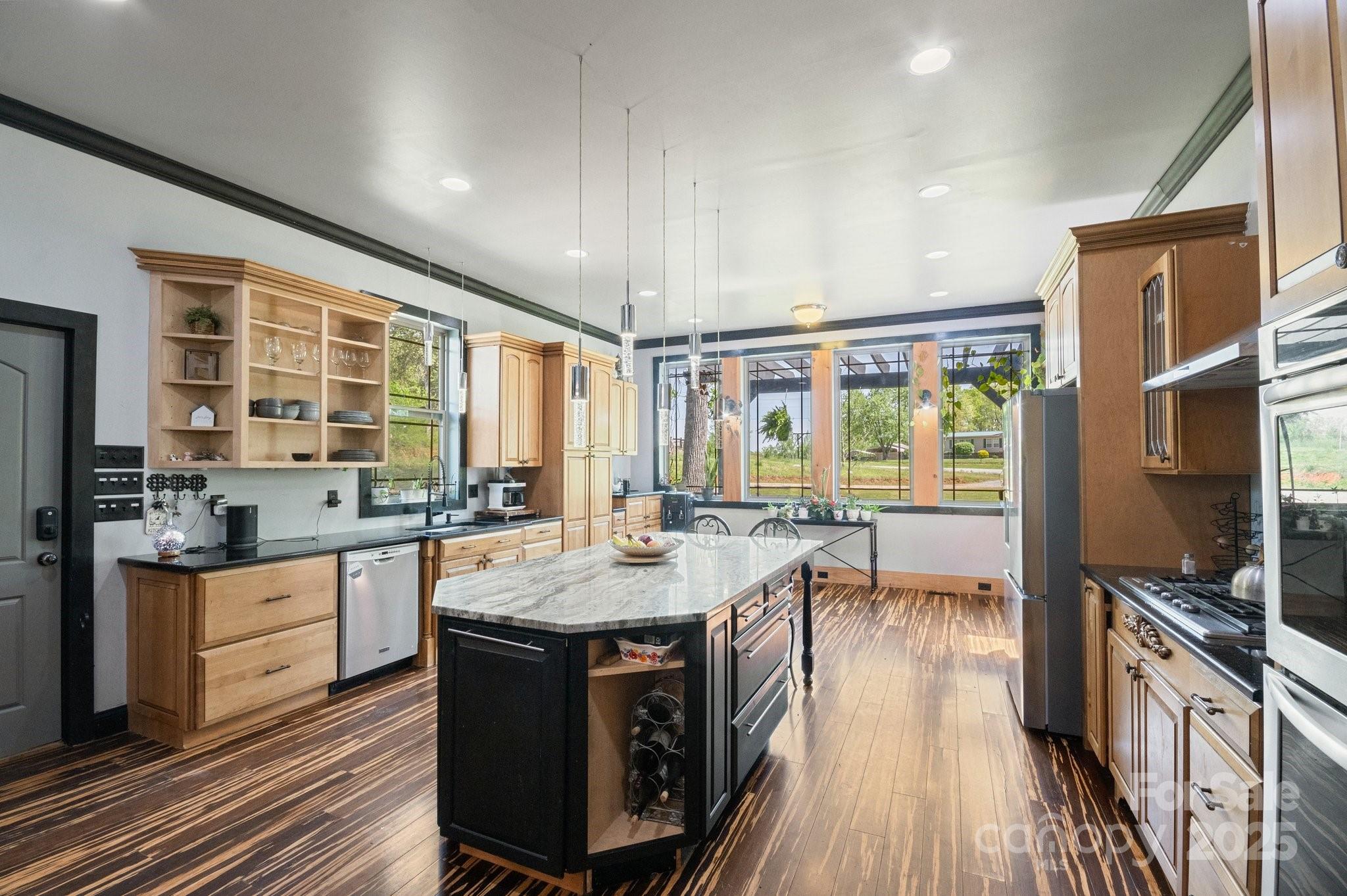 4107 Sandy Plains Road Property Photo 6