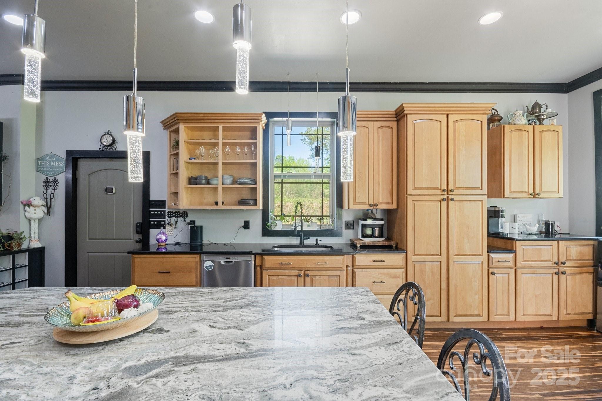 4107 Sandy Plains Road Property Photo 9