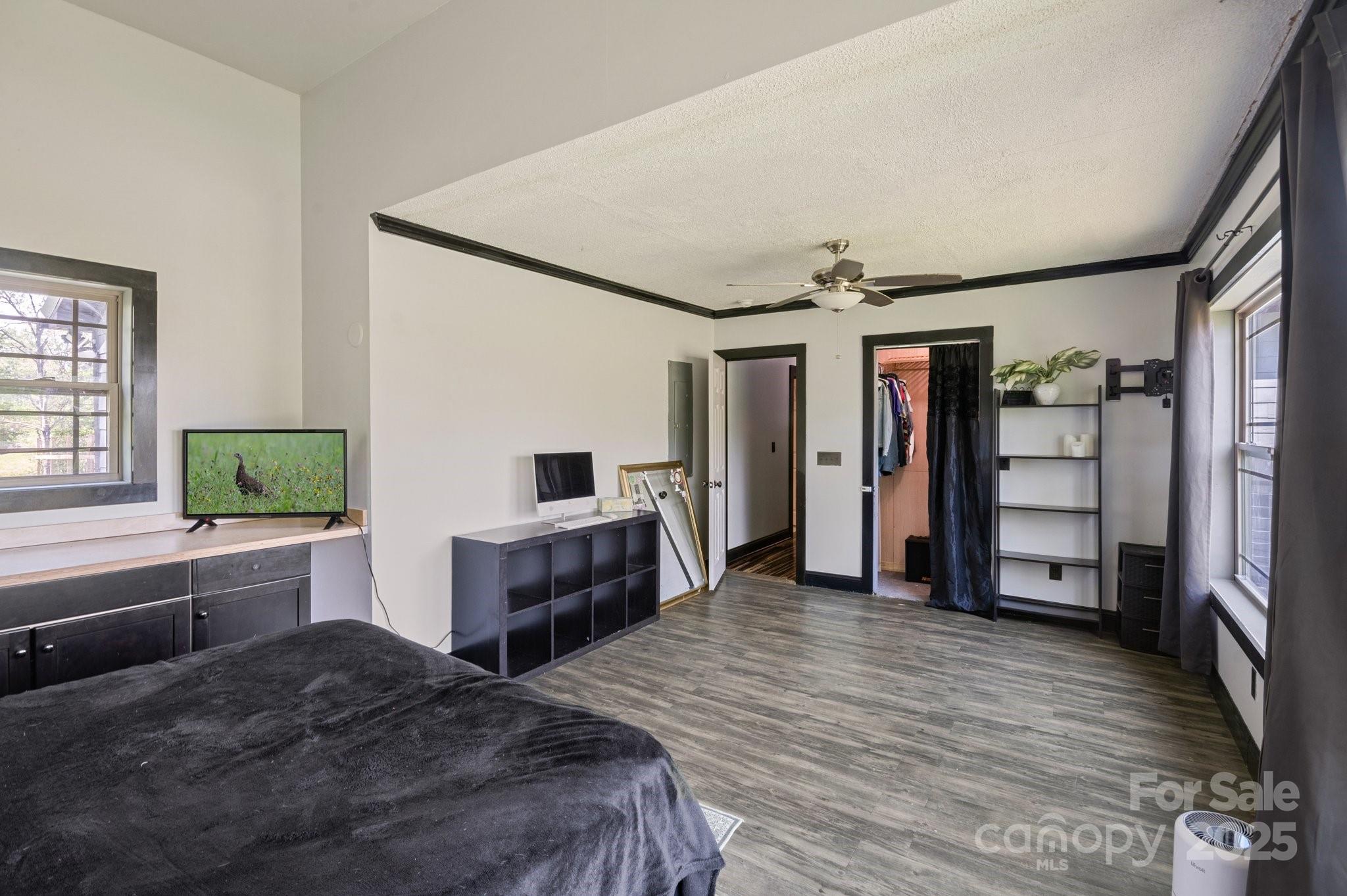 4107 Sandy Plains Road Property Photo 11