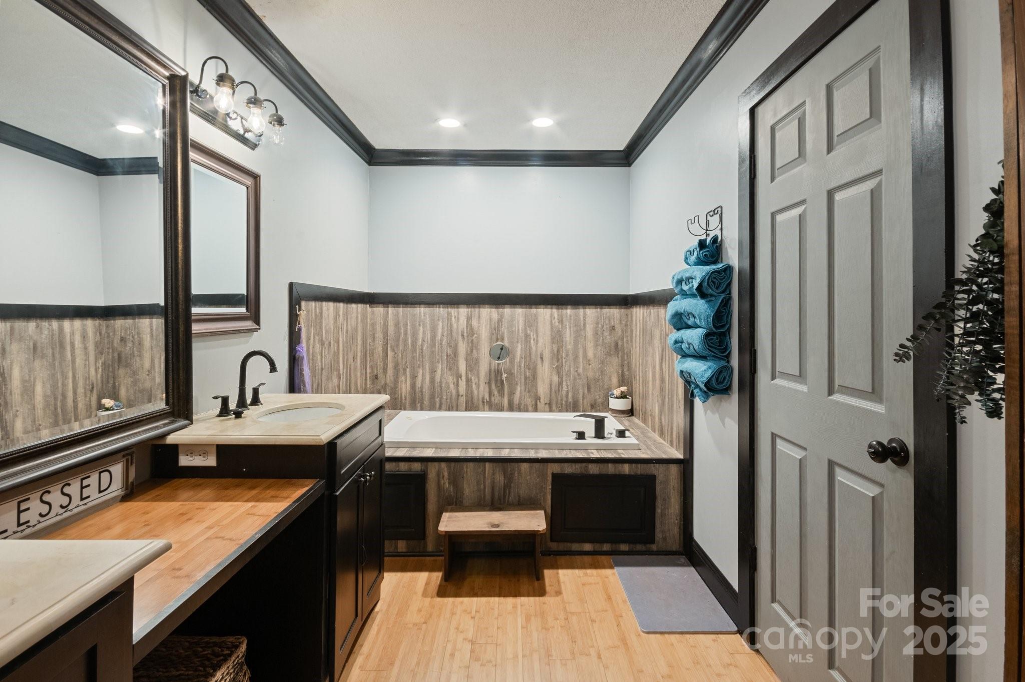 4107 Sandy Plains Road Property Photo 15