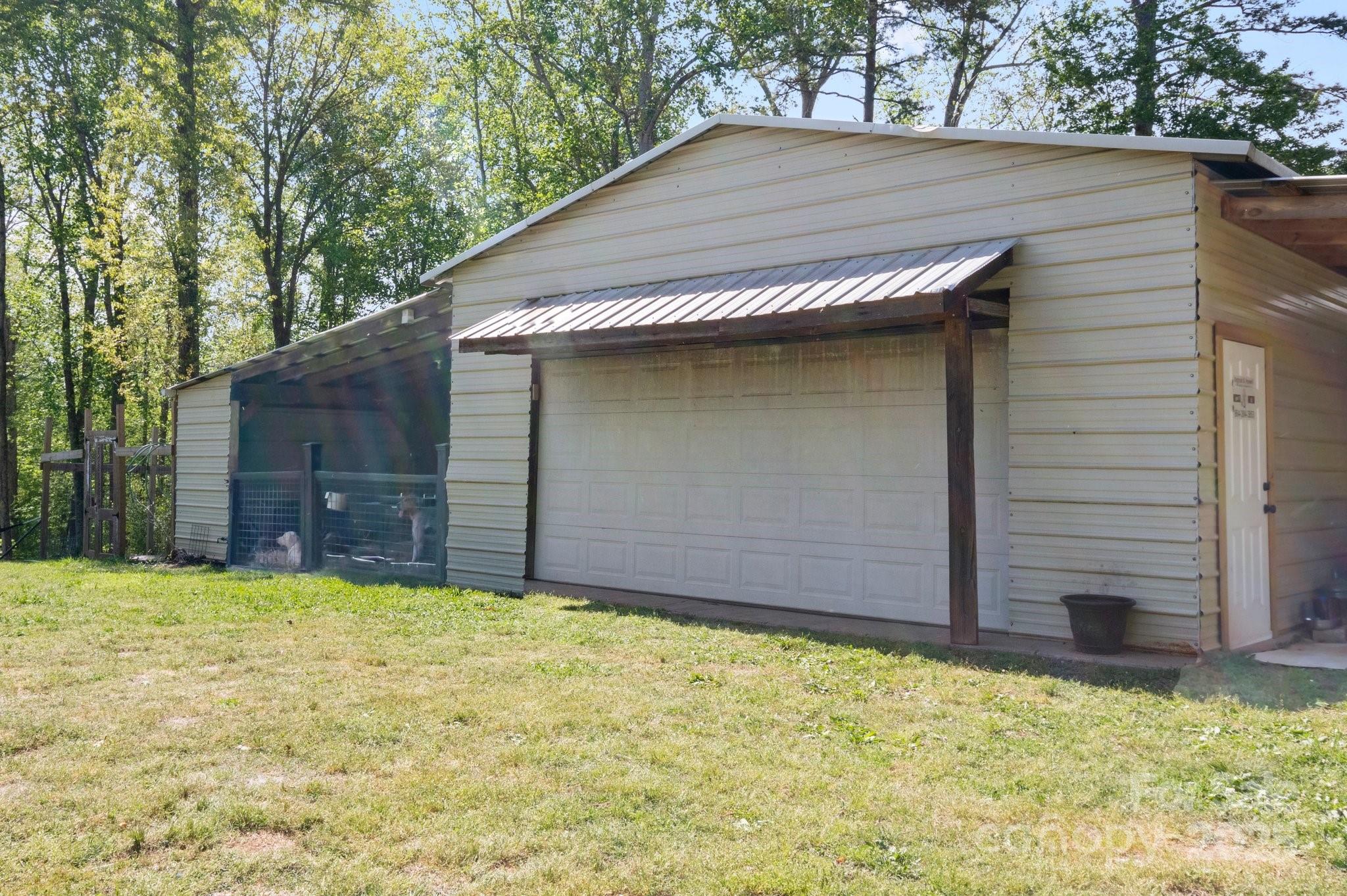 4107 Sandy Plains Road Property Photo 26