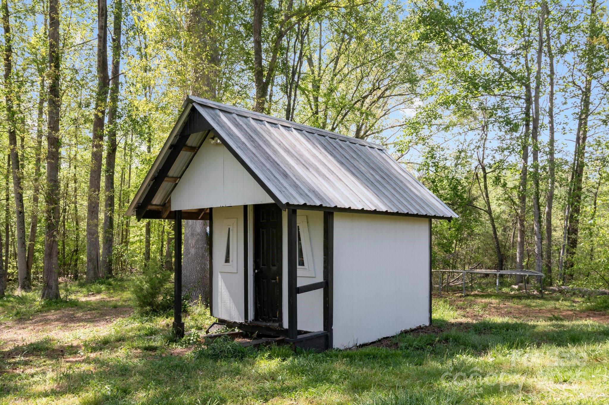 4107 Sandy Plains Road Property Photo 28