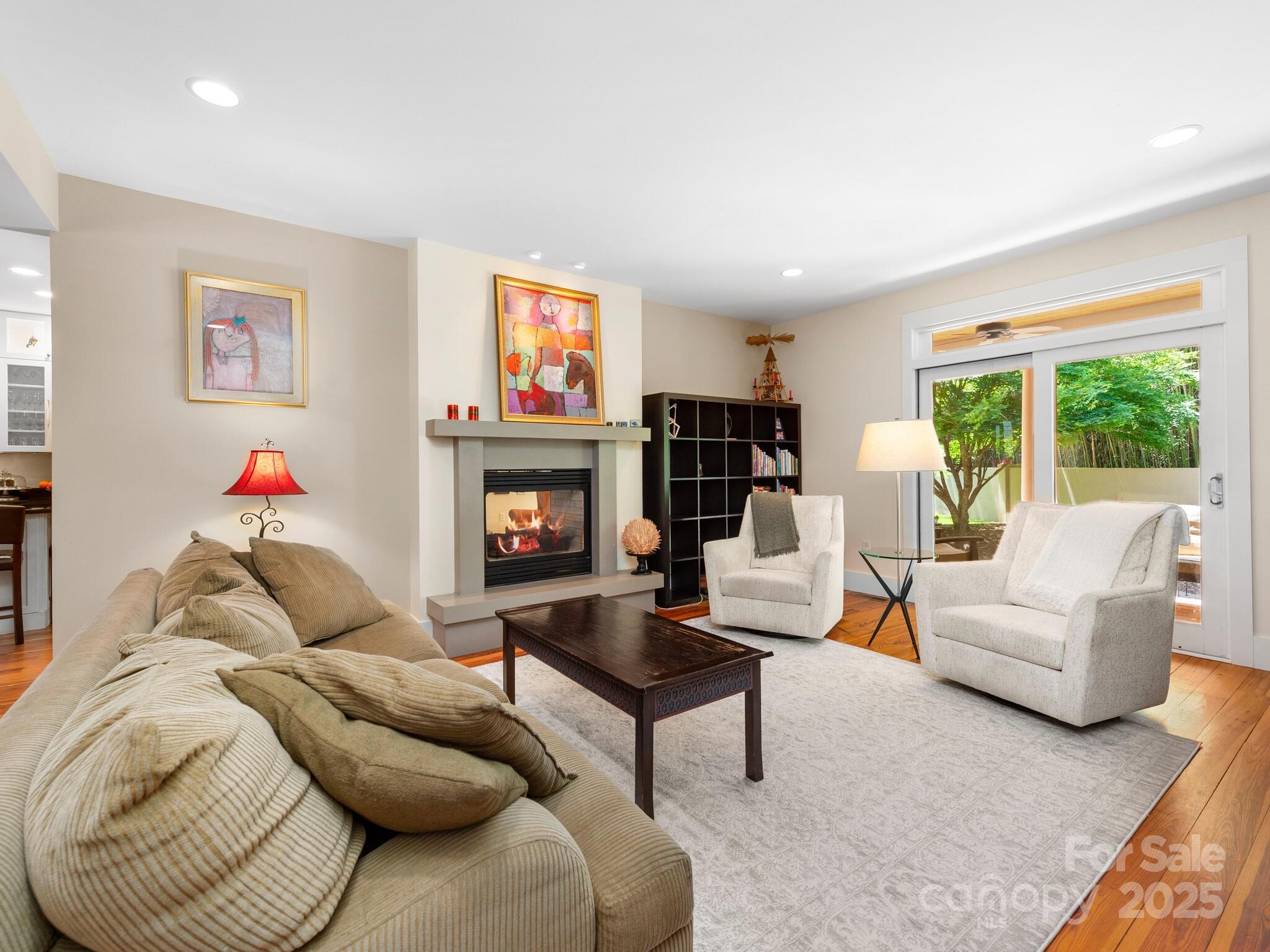 18 Ozark Spring Lane Property Photo 6