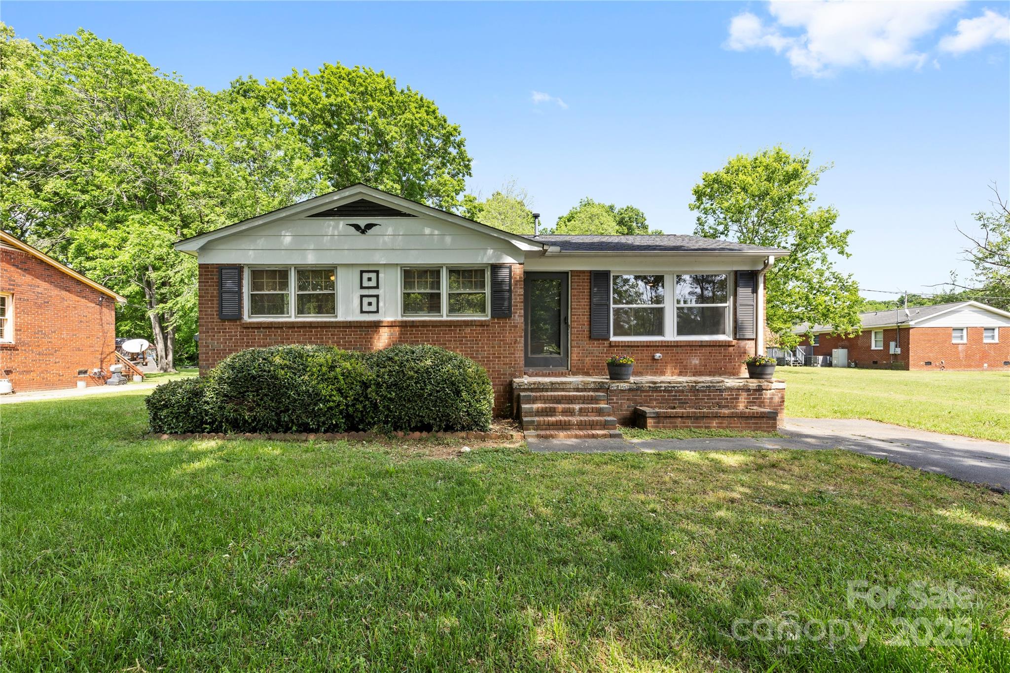 1053 Stoneybrook Lane Property Photo