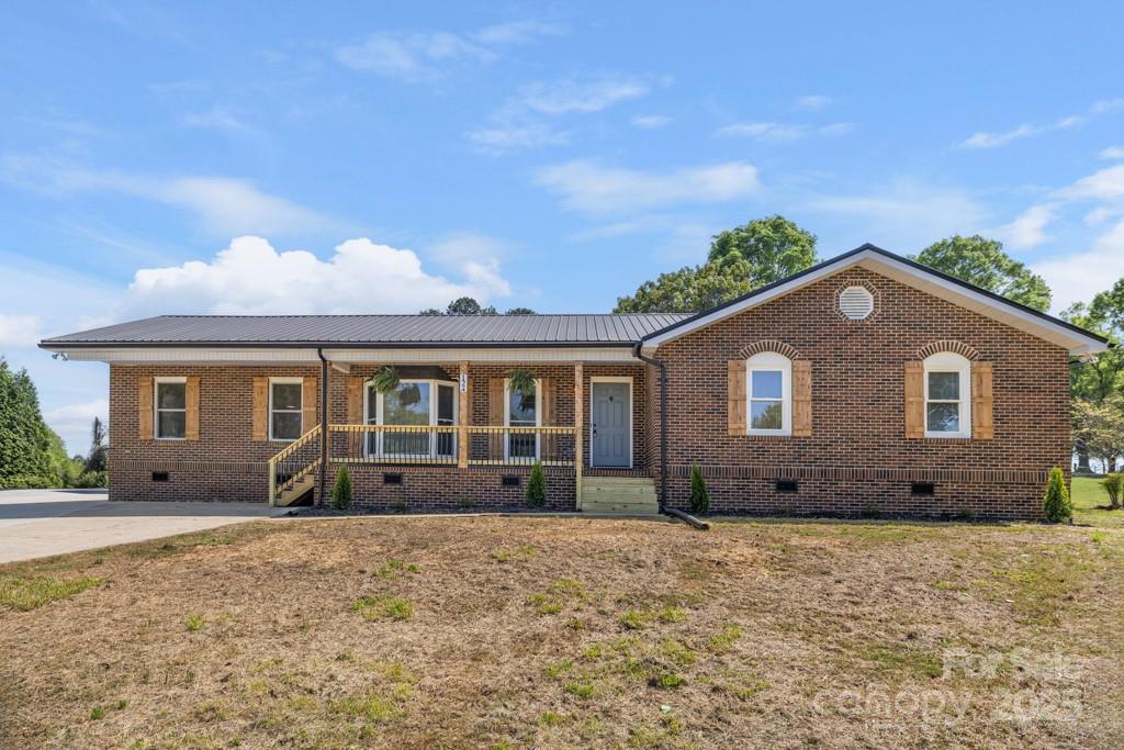 124 Hunters Creek Drive Property Photo