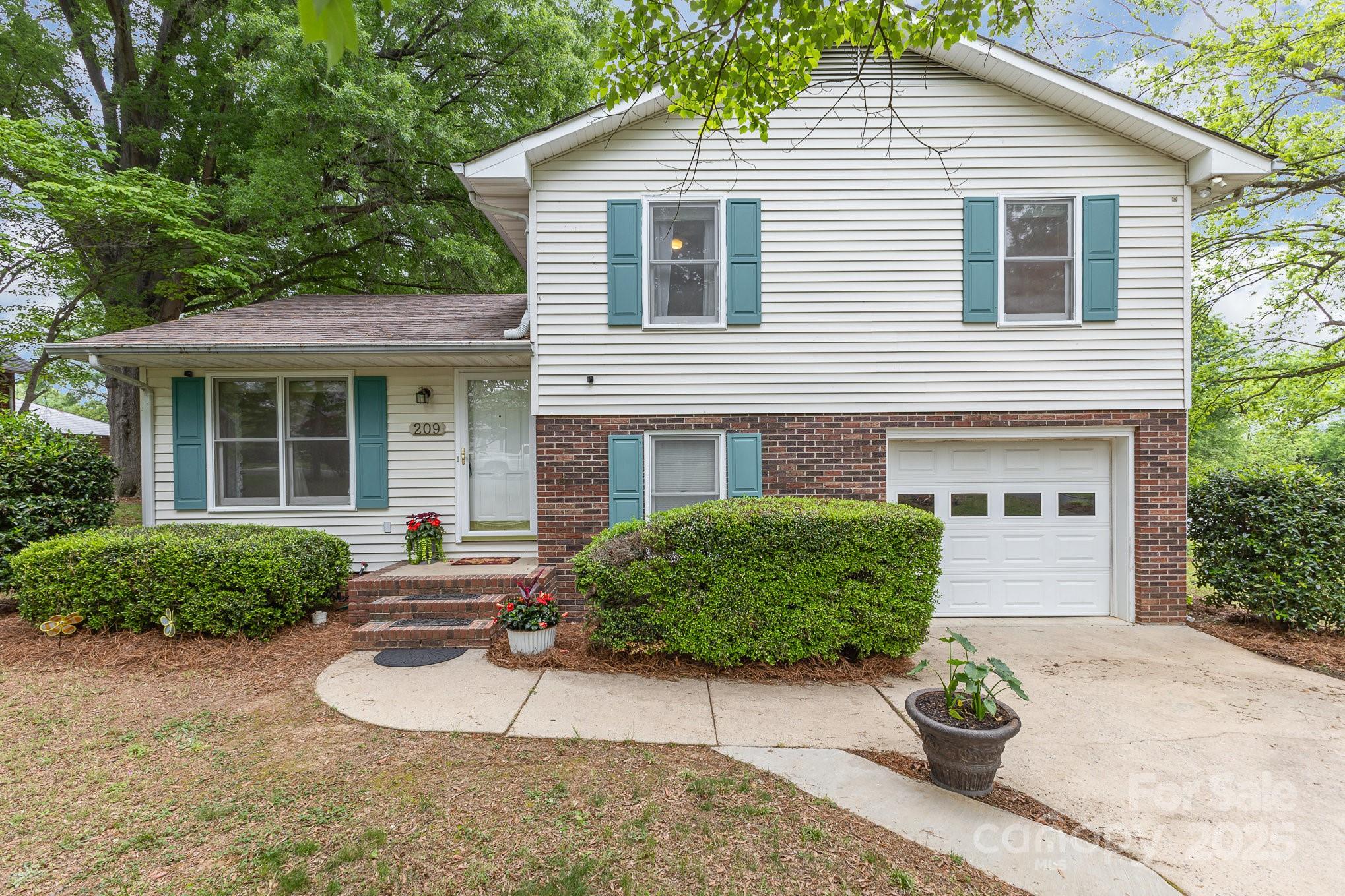 209 Palmer Street Property Photo