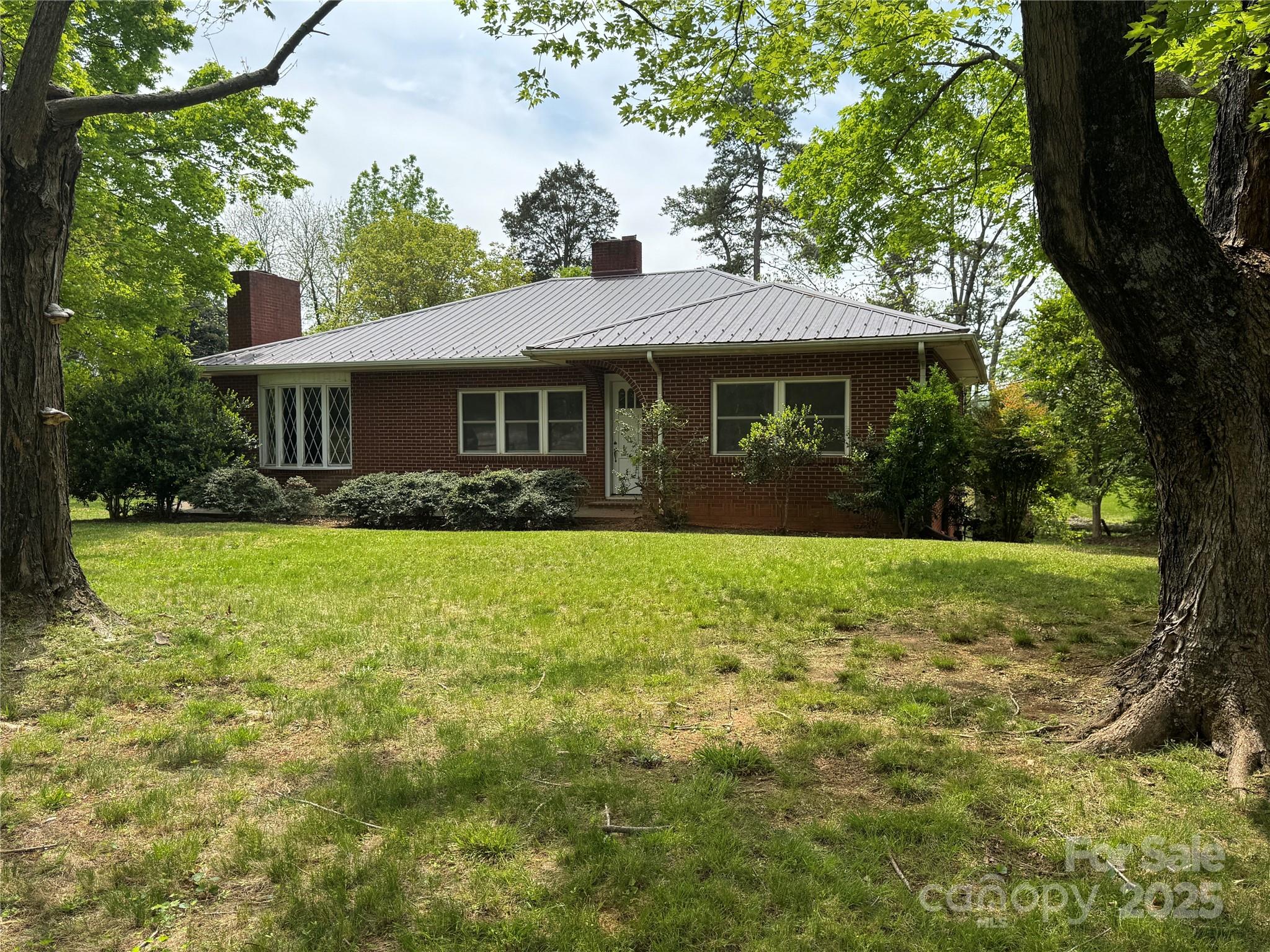 1305 W 5th Avenue Property Photo